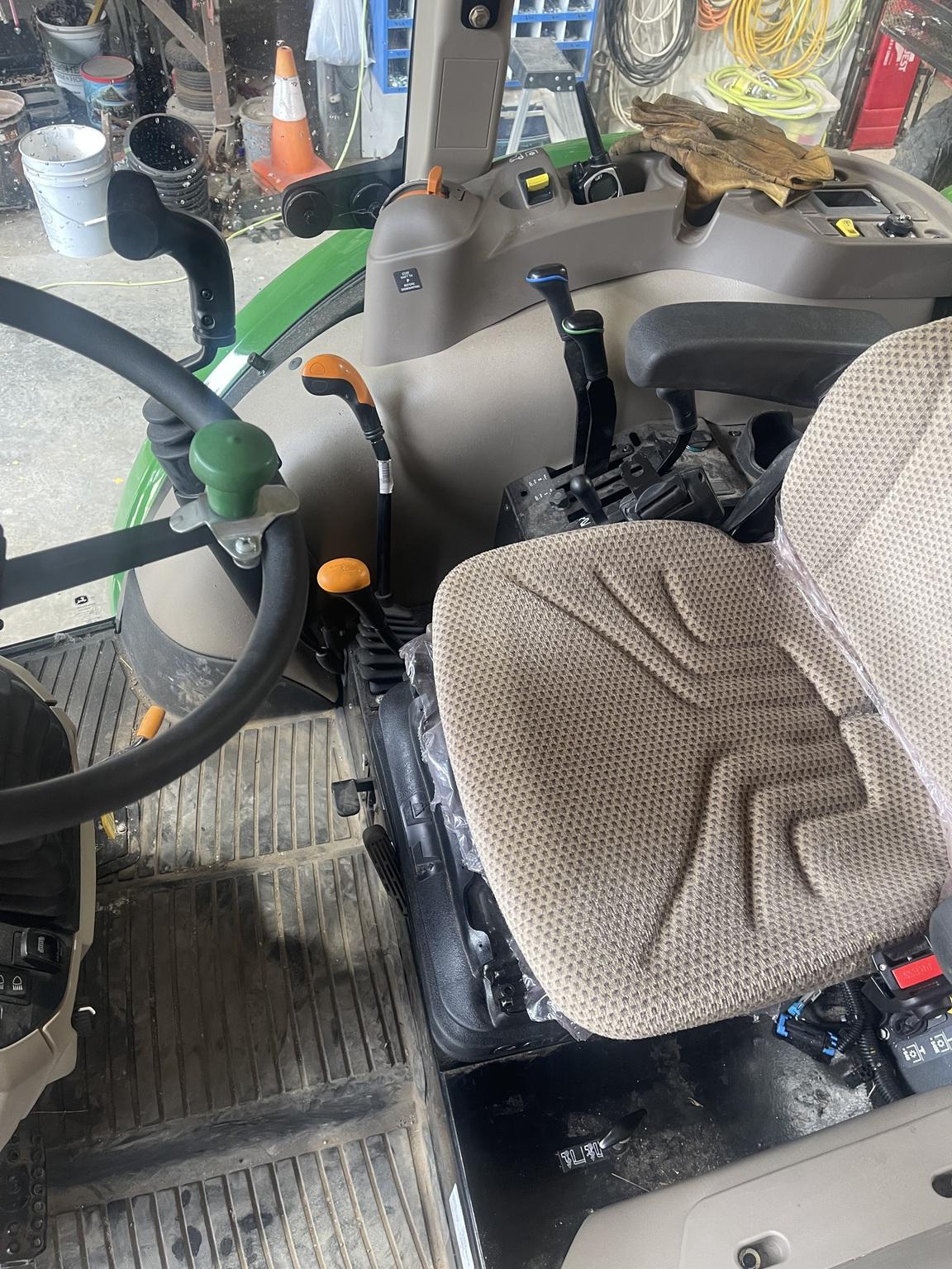 2022 John Deere 5075E Image