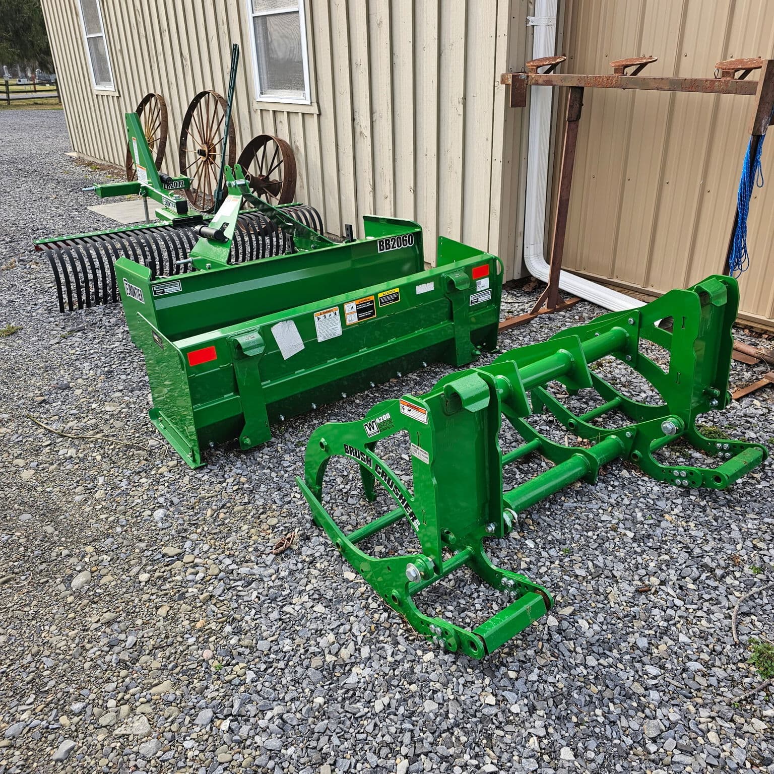 2022 John Deere 2032R Image