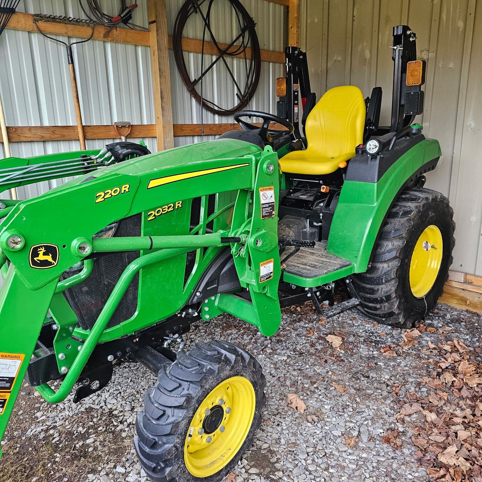 2022 John Deere 2032R Image