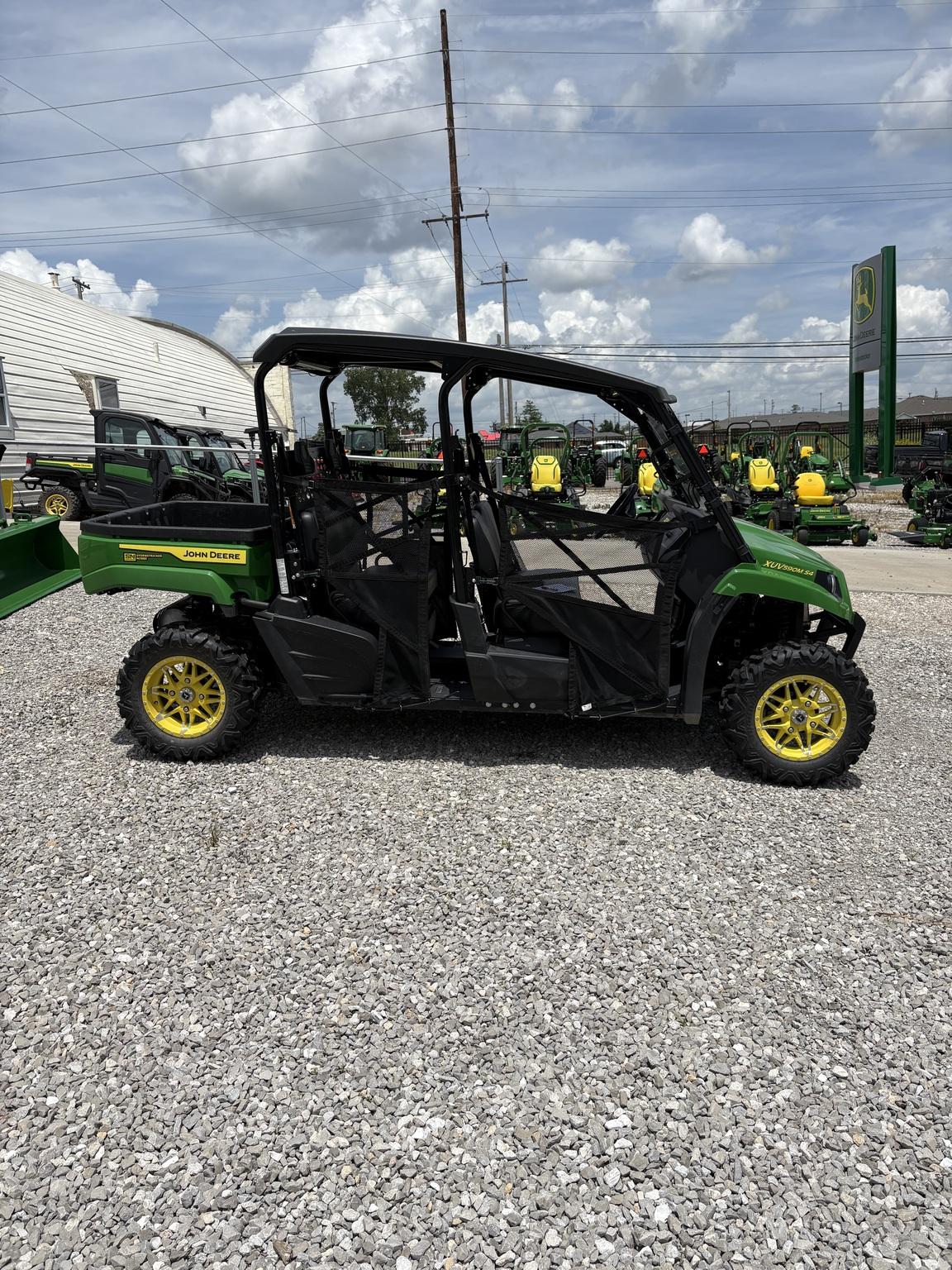 2024 John Deere XUV 590M S4 Image