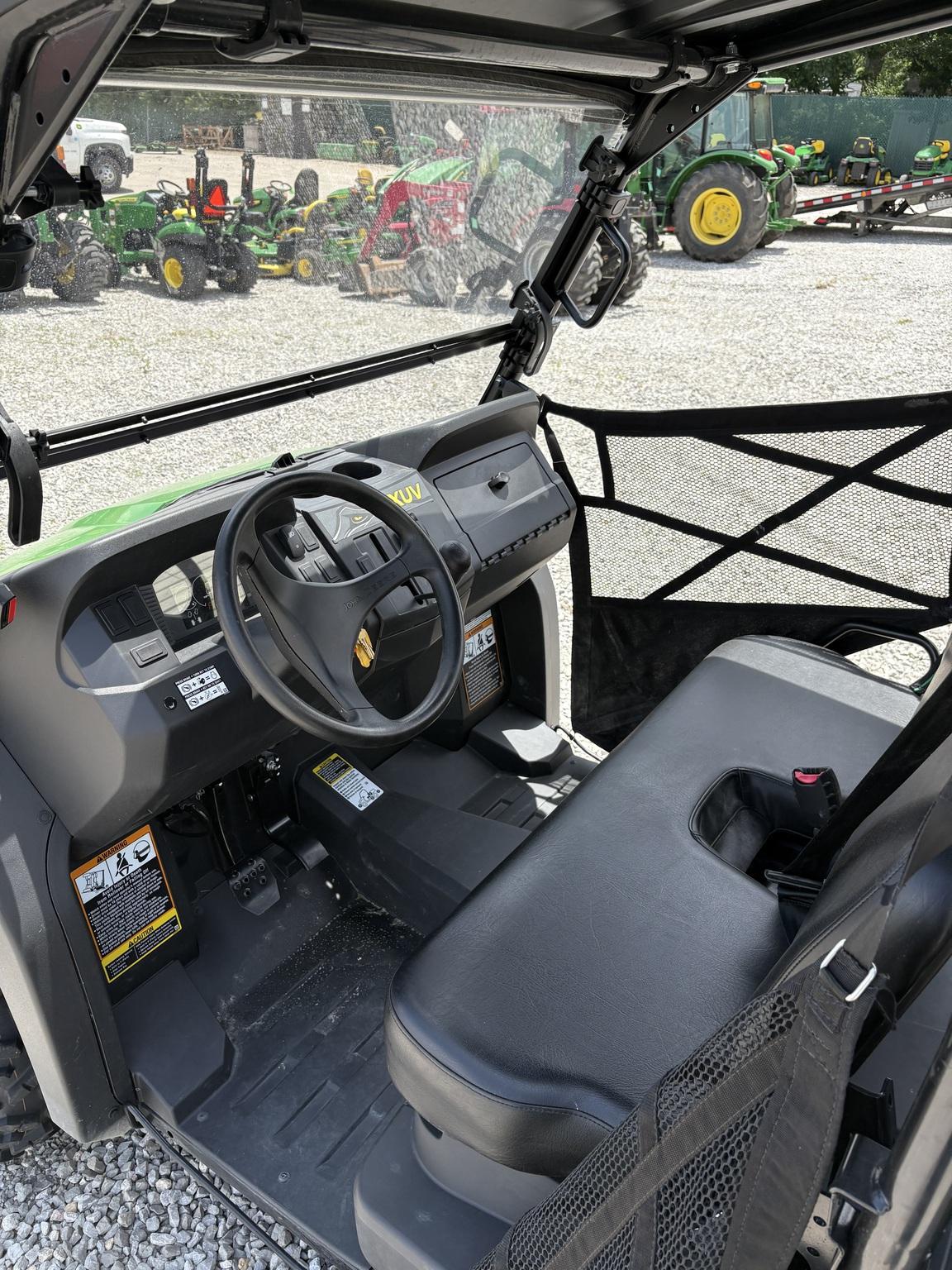 2024 John Deere XUV 590M S4 Image