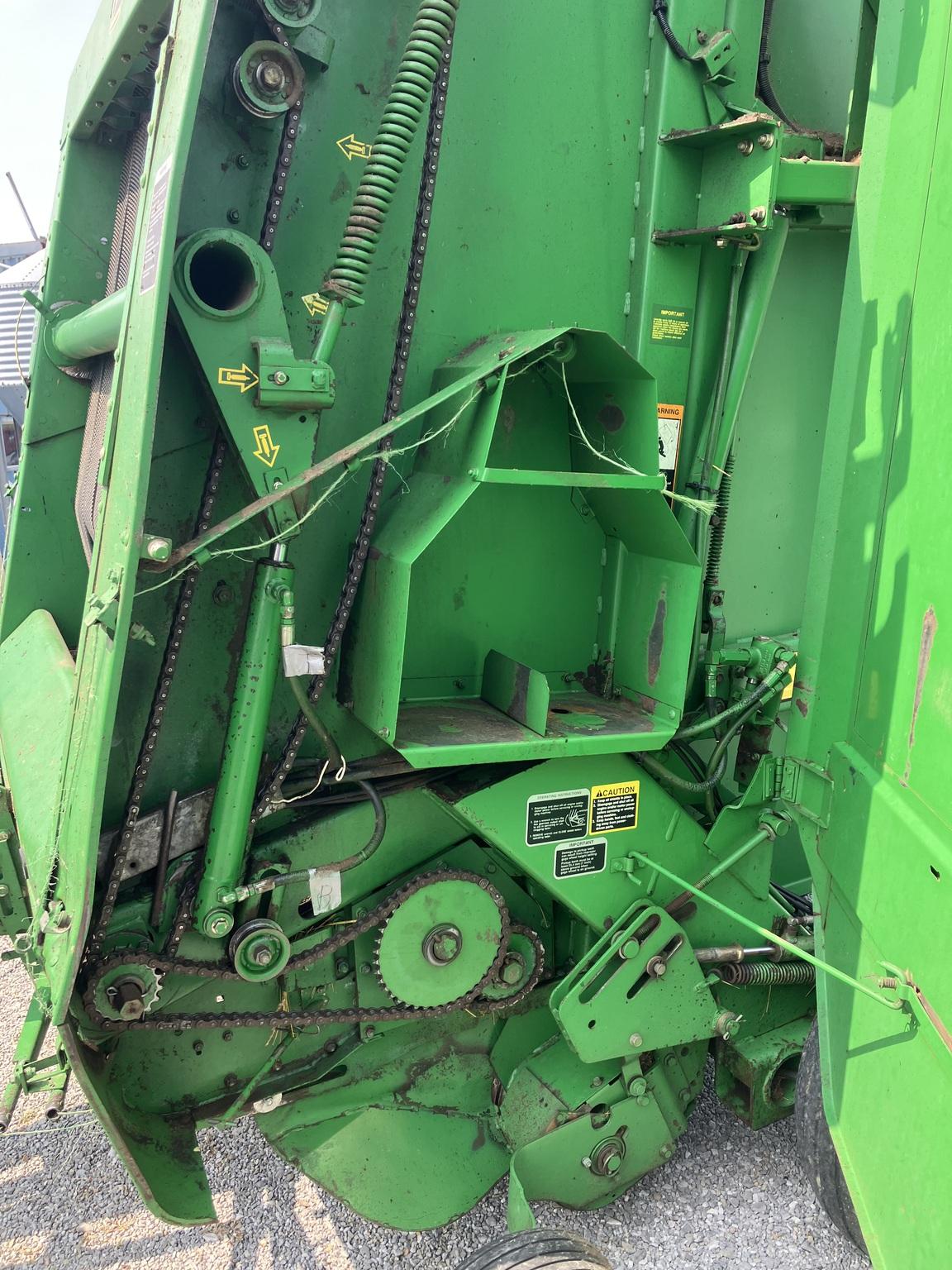 1997 John Deere 566 Image