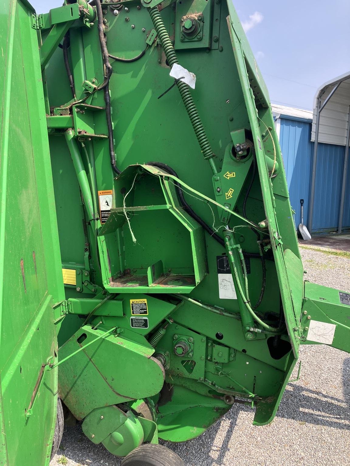 1997 John Deere 566 Image