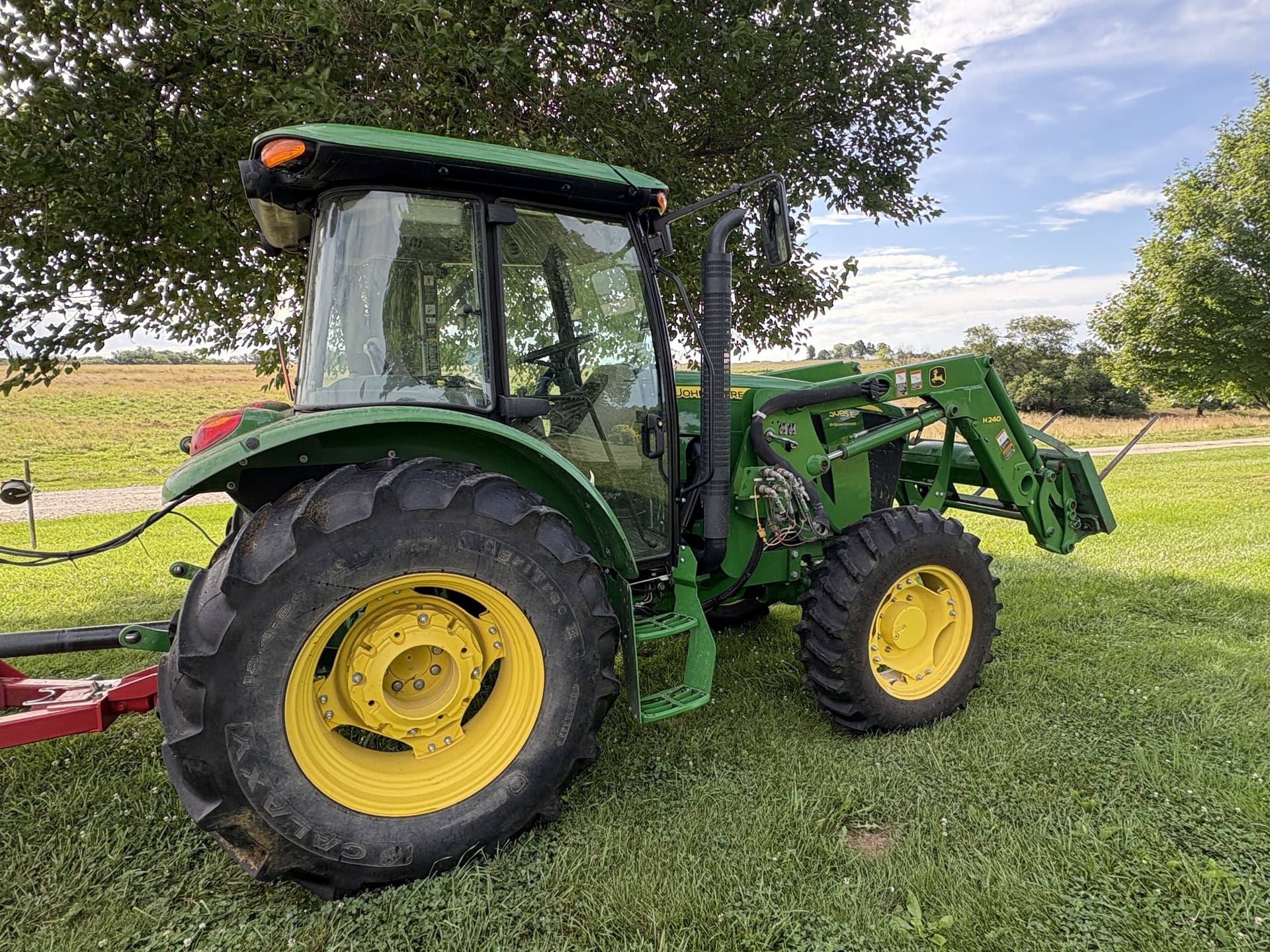 2015 John Deere 5085E Image