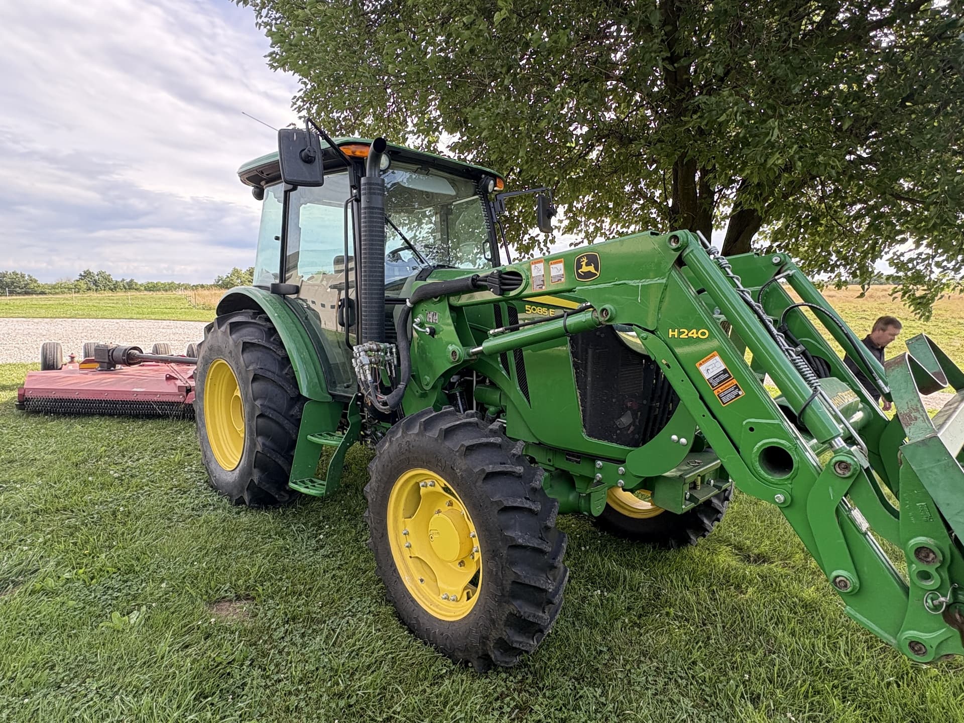 2015 John Deere 5085E Image