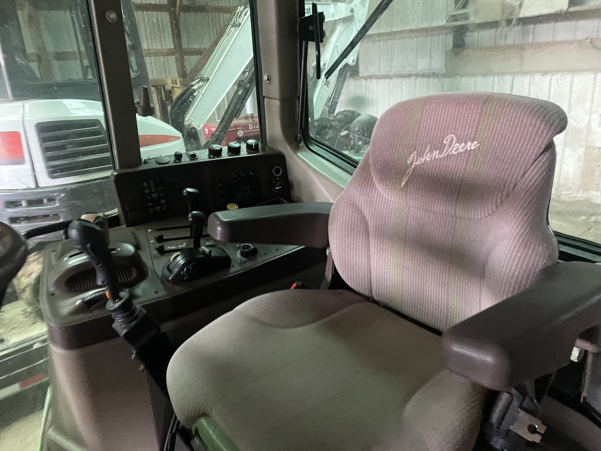 2004 John Deere 6420 Image