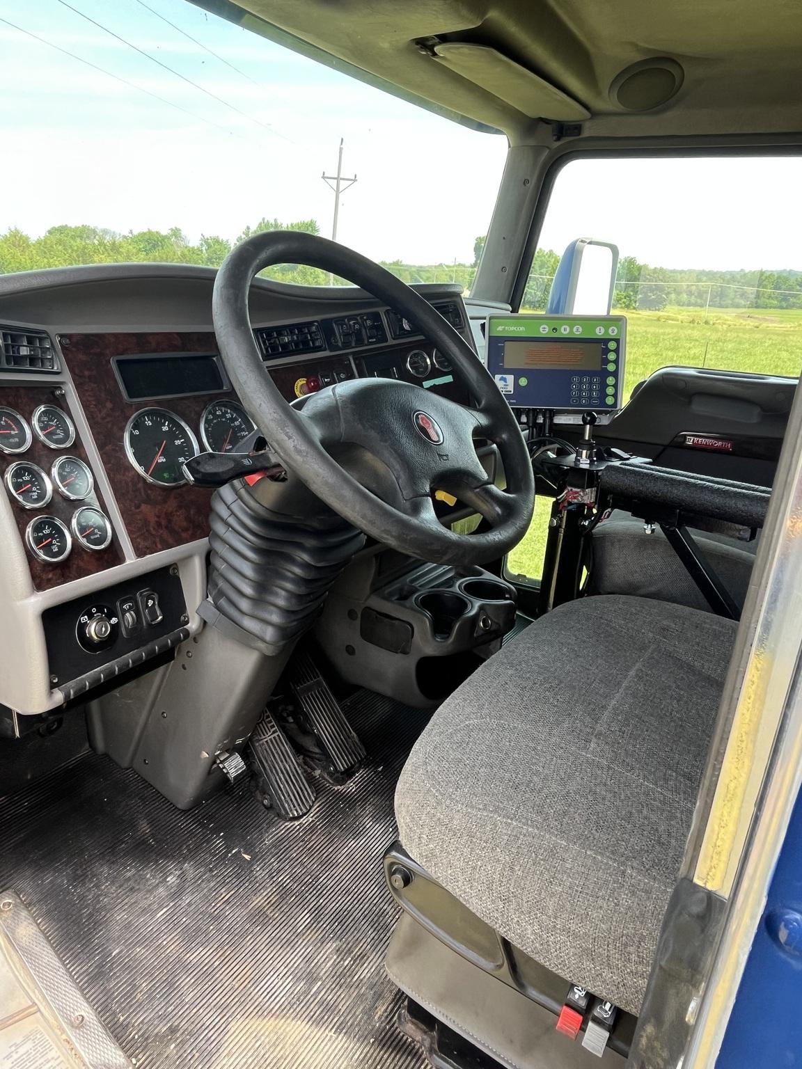 2012 Kenworth T-370 Image