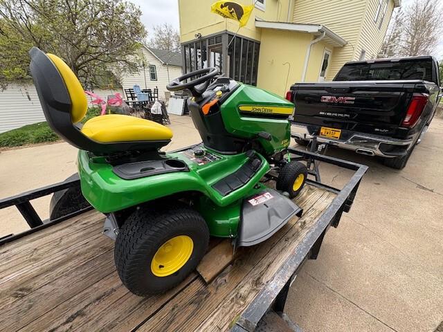 2023 John Deere X330 Image