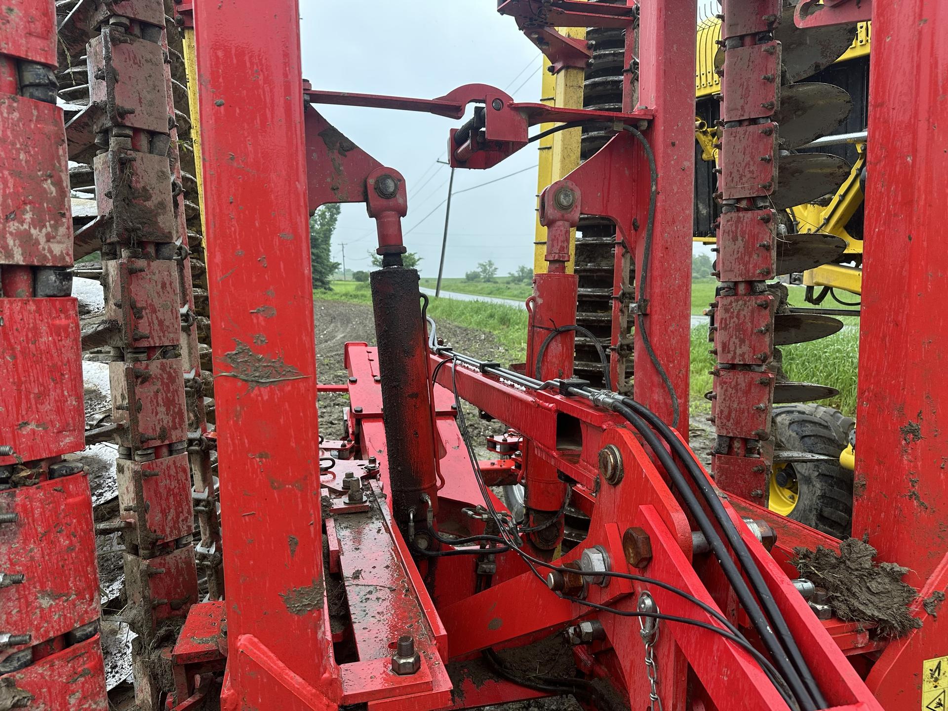 2009 Pottinger TERRADISC 6000T Image