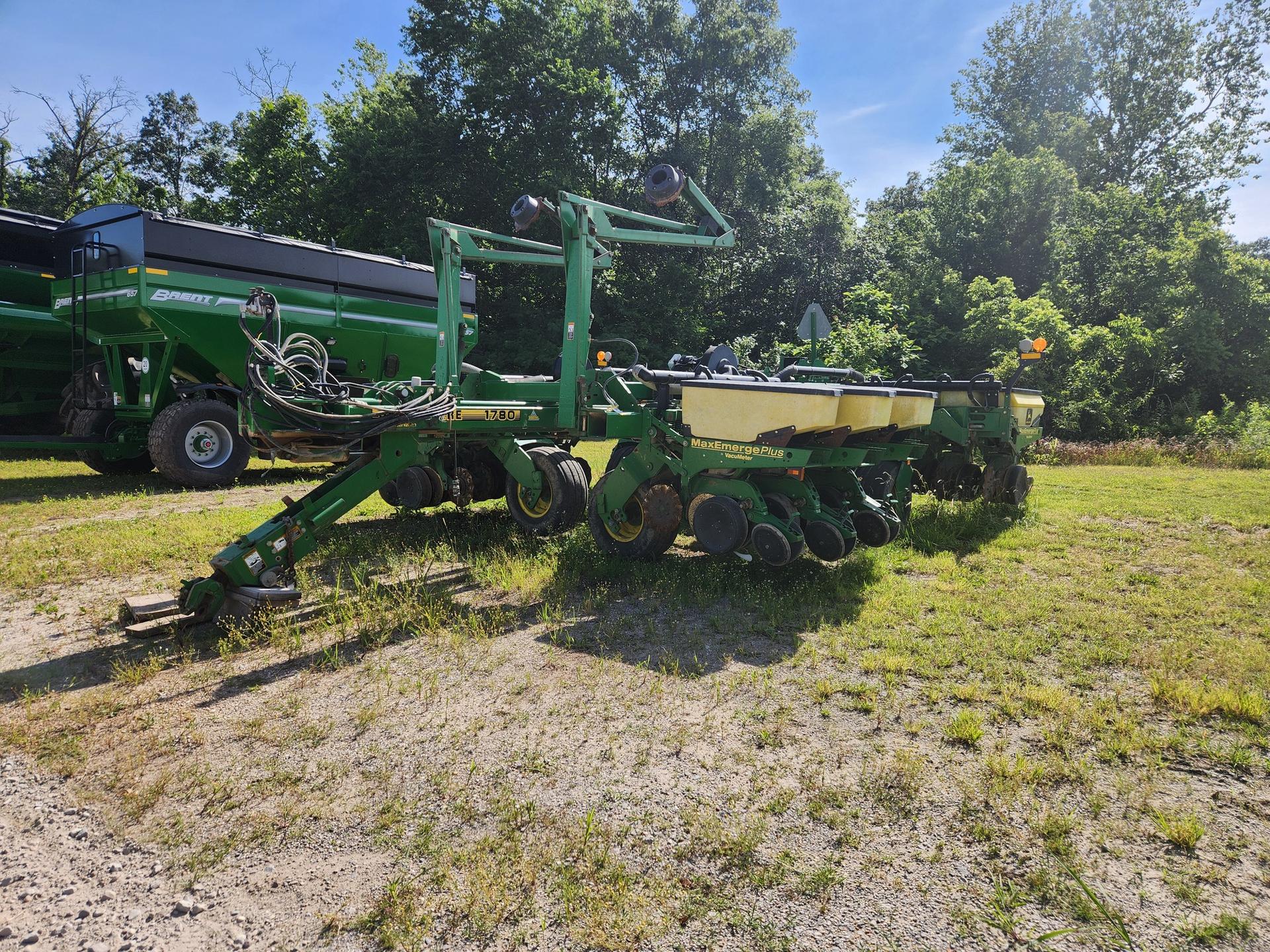 1998 John Deere 1780 Image