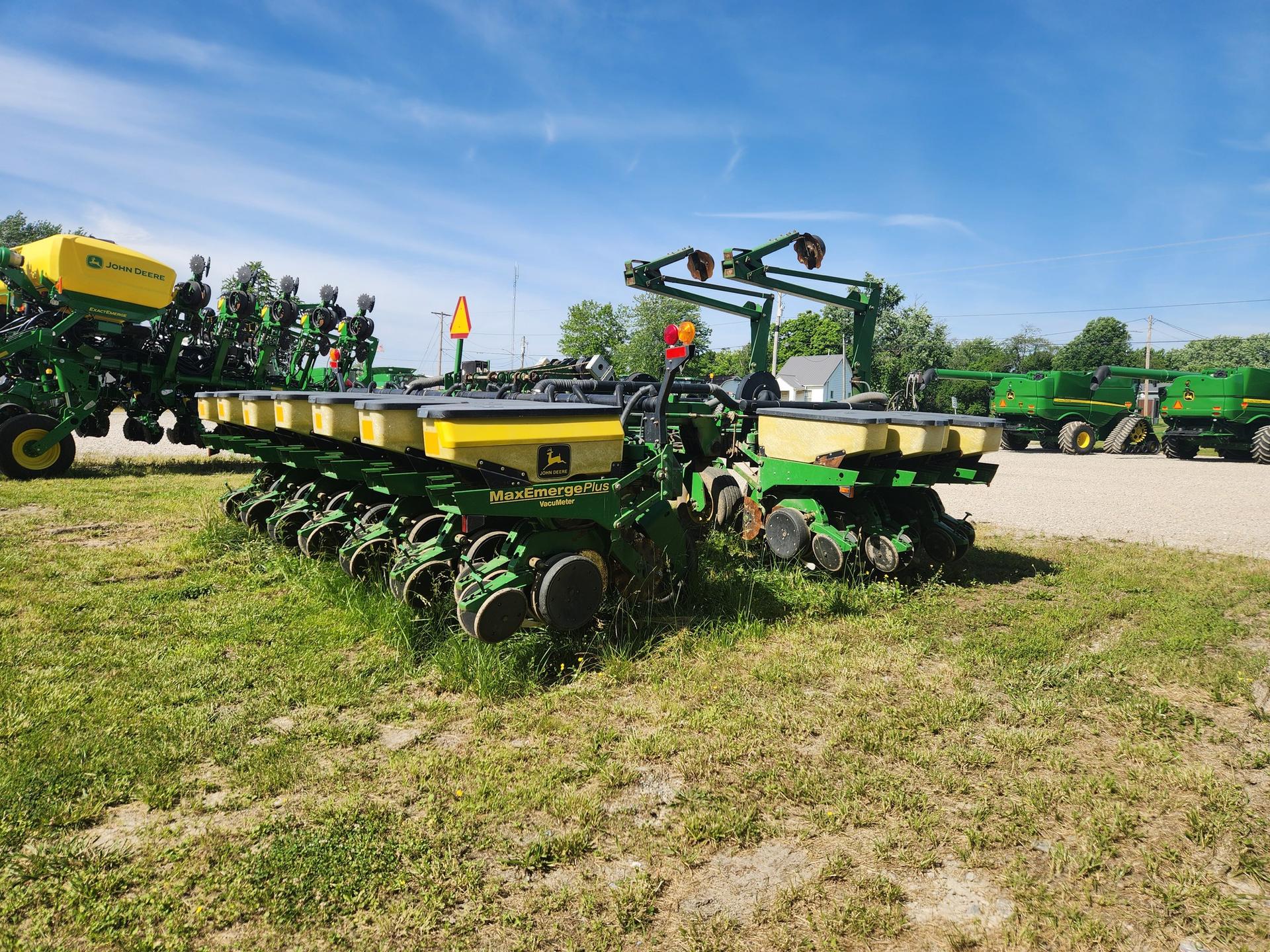 1998 John Deere 1780 Image