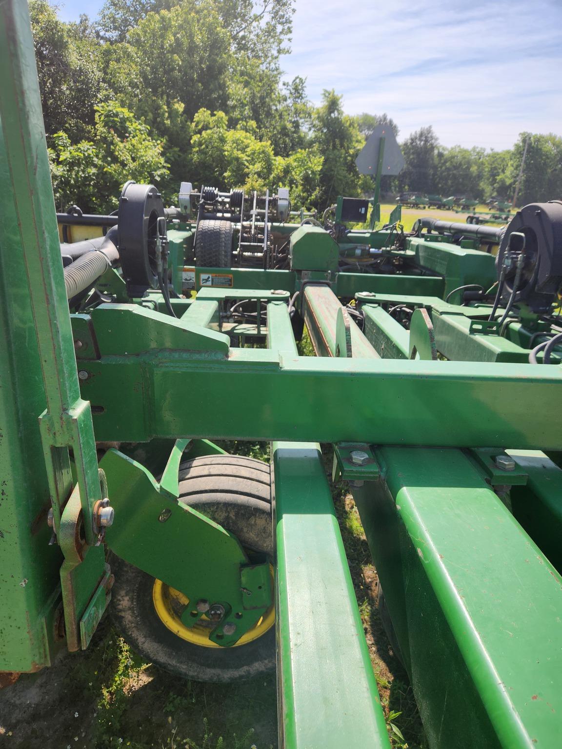 1998 John Deere 1780 Image