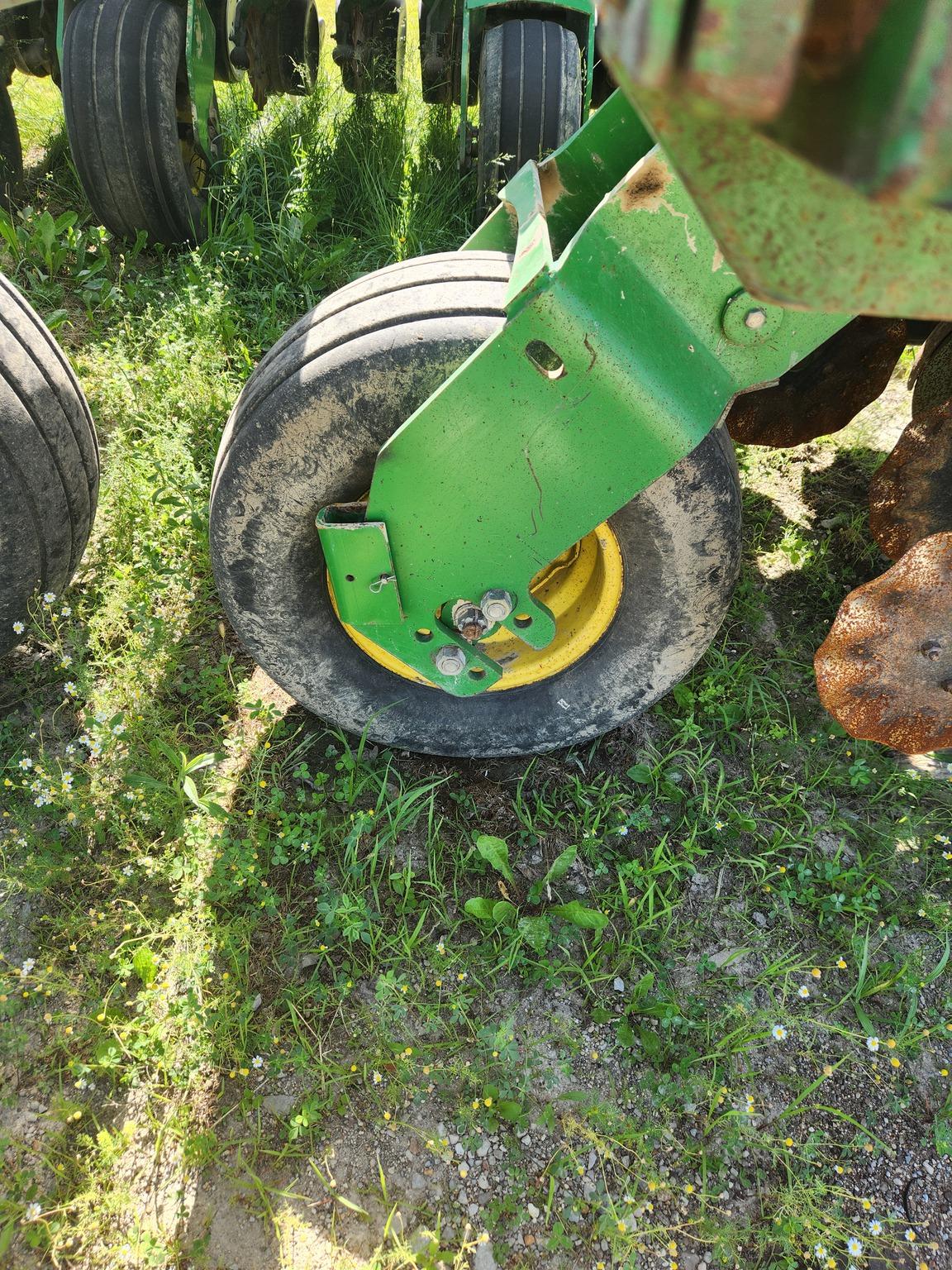 1998 John Deere 1780 Image