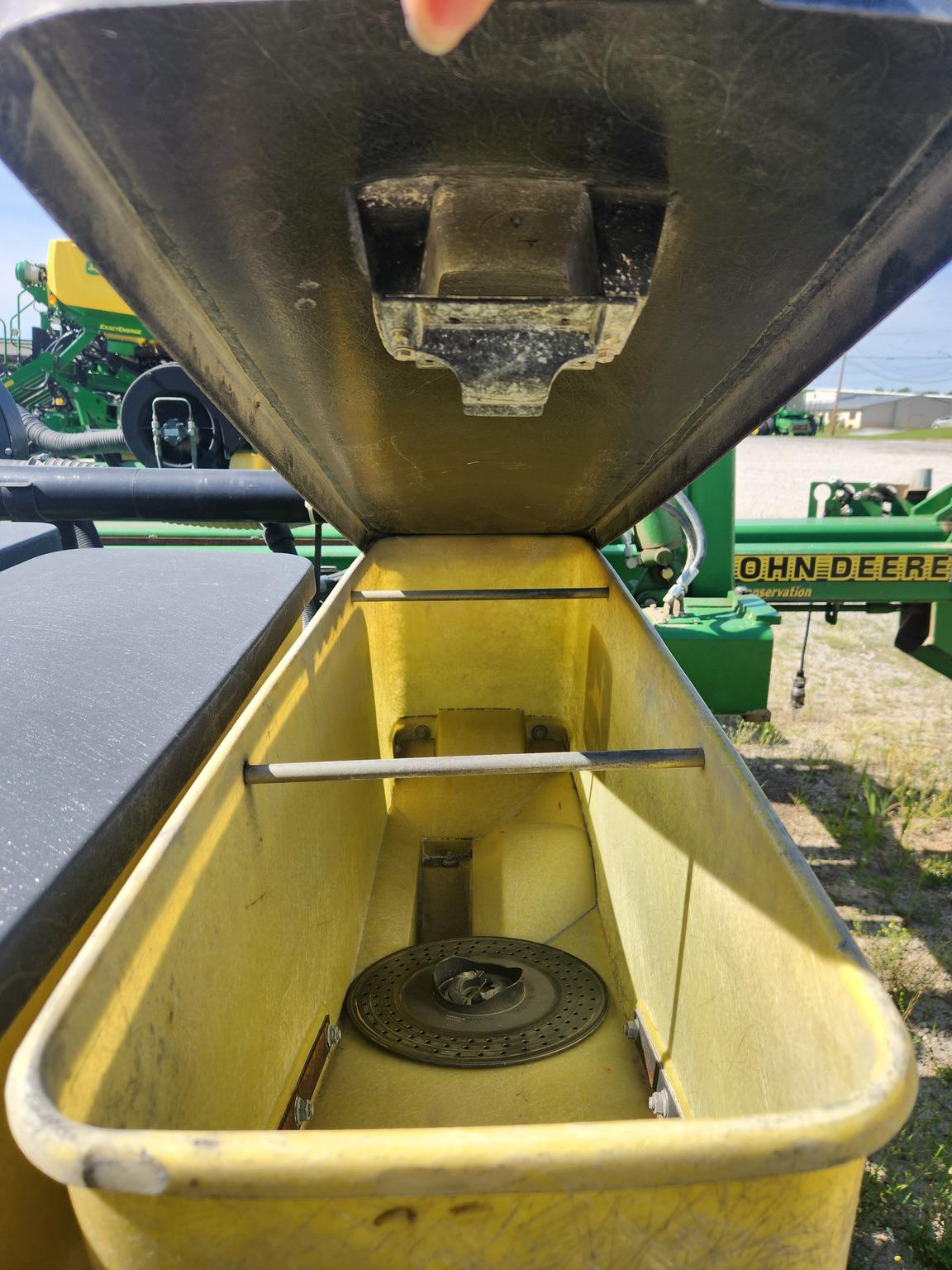 1998 John Deere 1780 Image