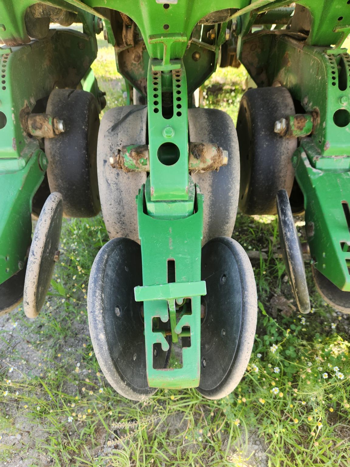 1998 John Deere 1780 Image