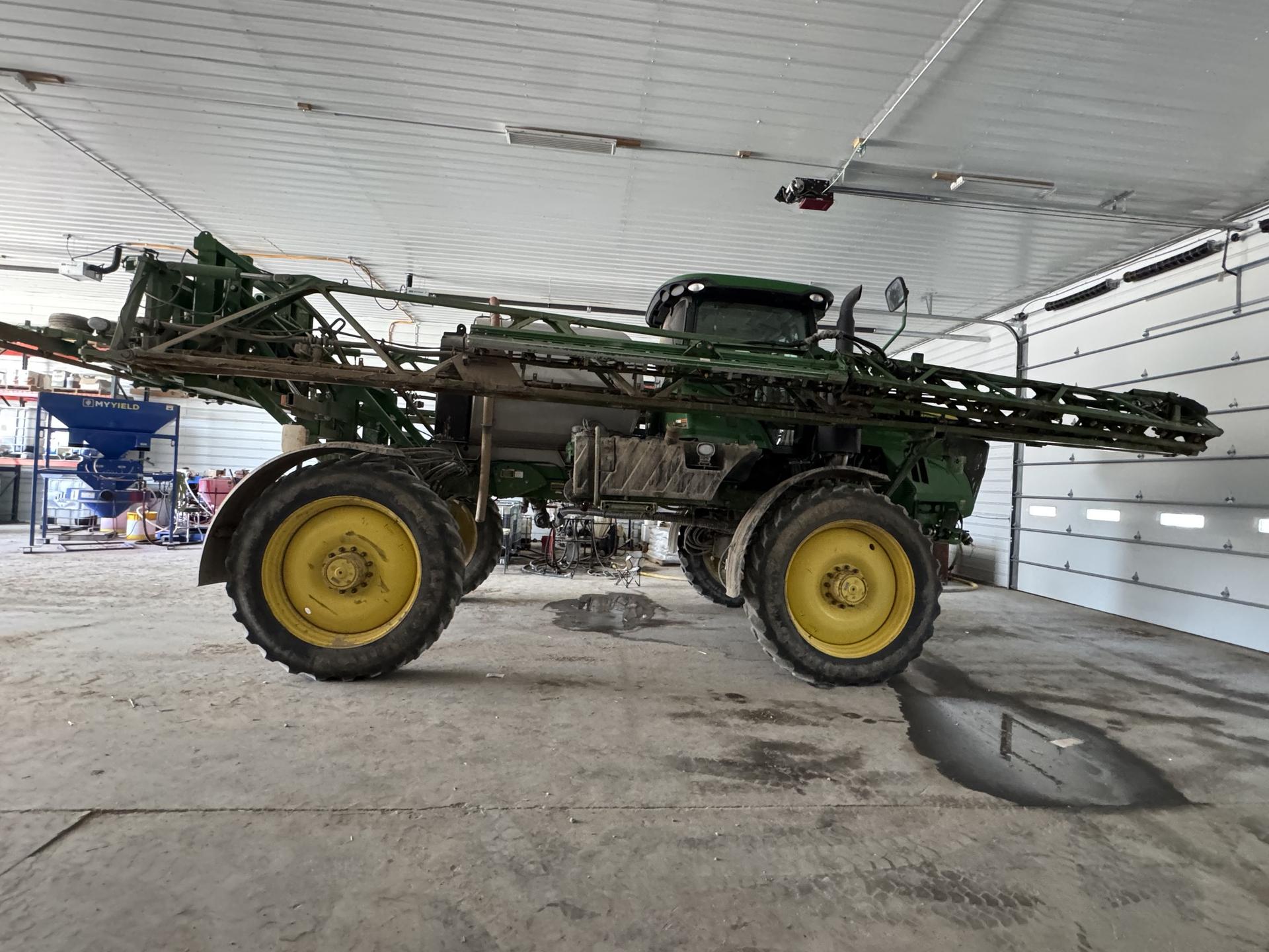 2014 John Deere R4038 Image
