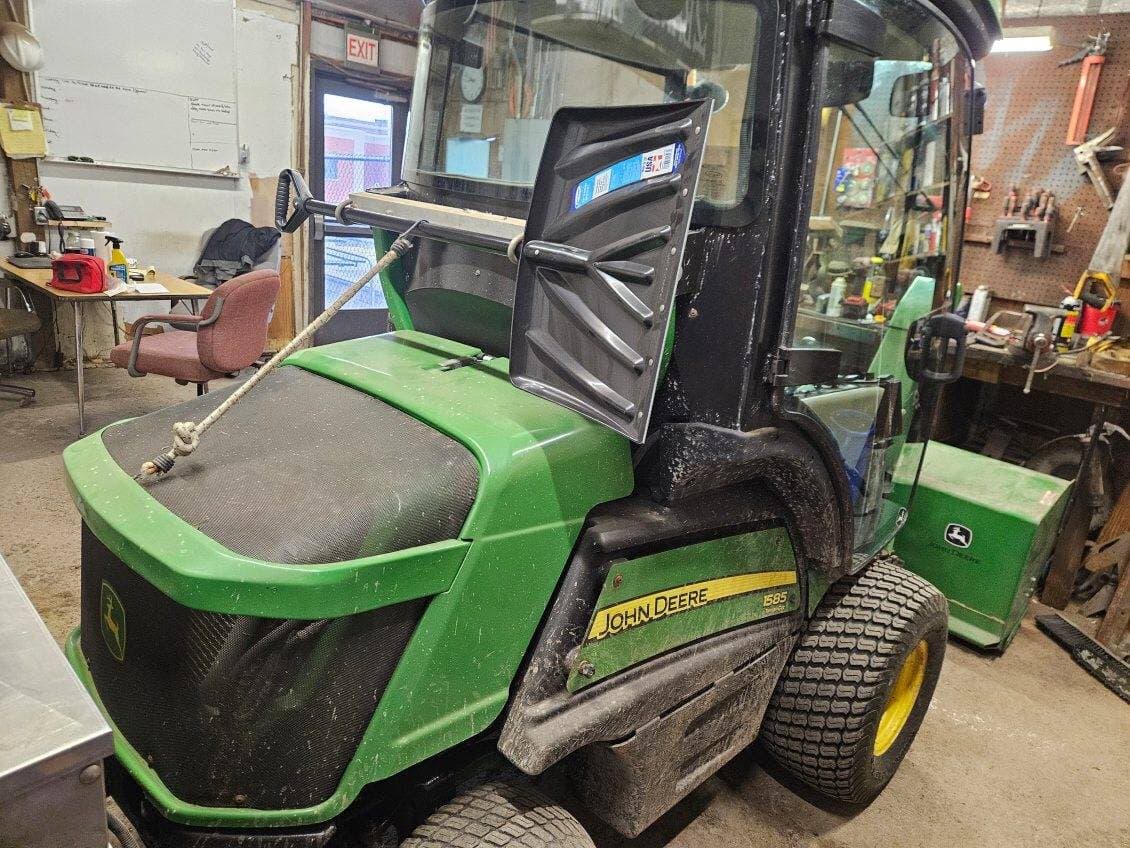 2021 John Deere 1585 Image