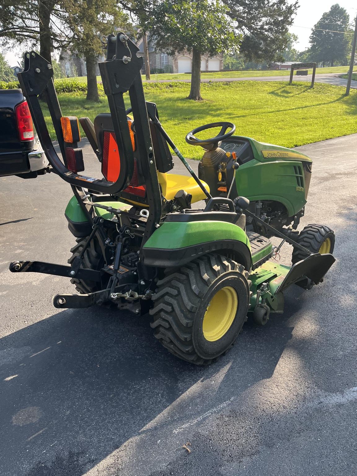 2014 John Deere 1025R Image