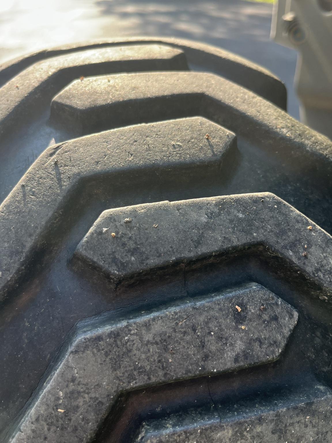 2014 John Deere 1025R Image