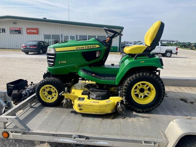 2019 John Deere X758 Image