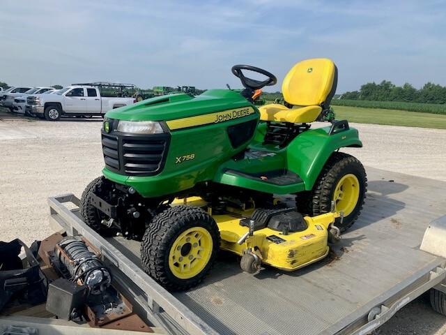 2019 John Deere X758 Image