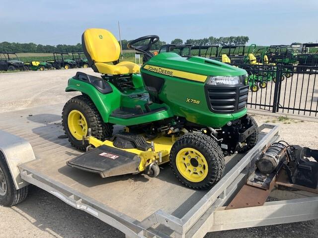 2019 John Deere X758 Image