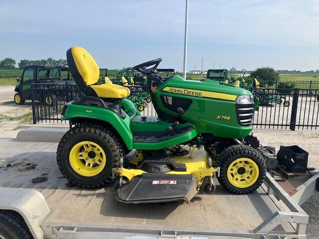 2019 John Deere X758 Image