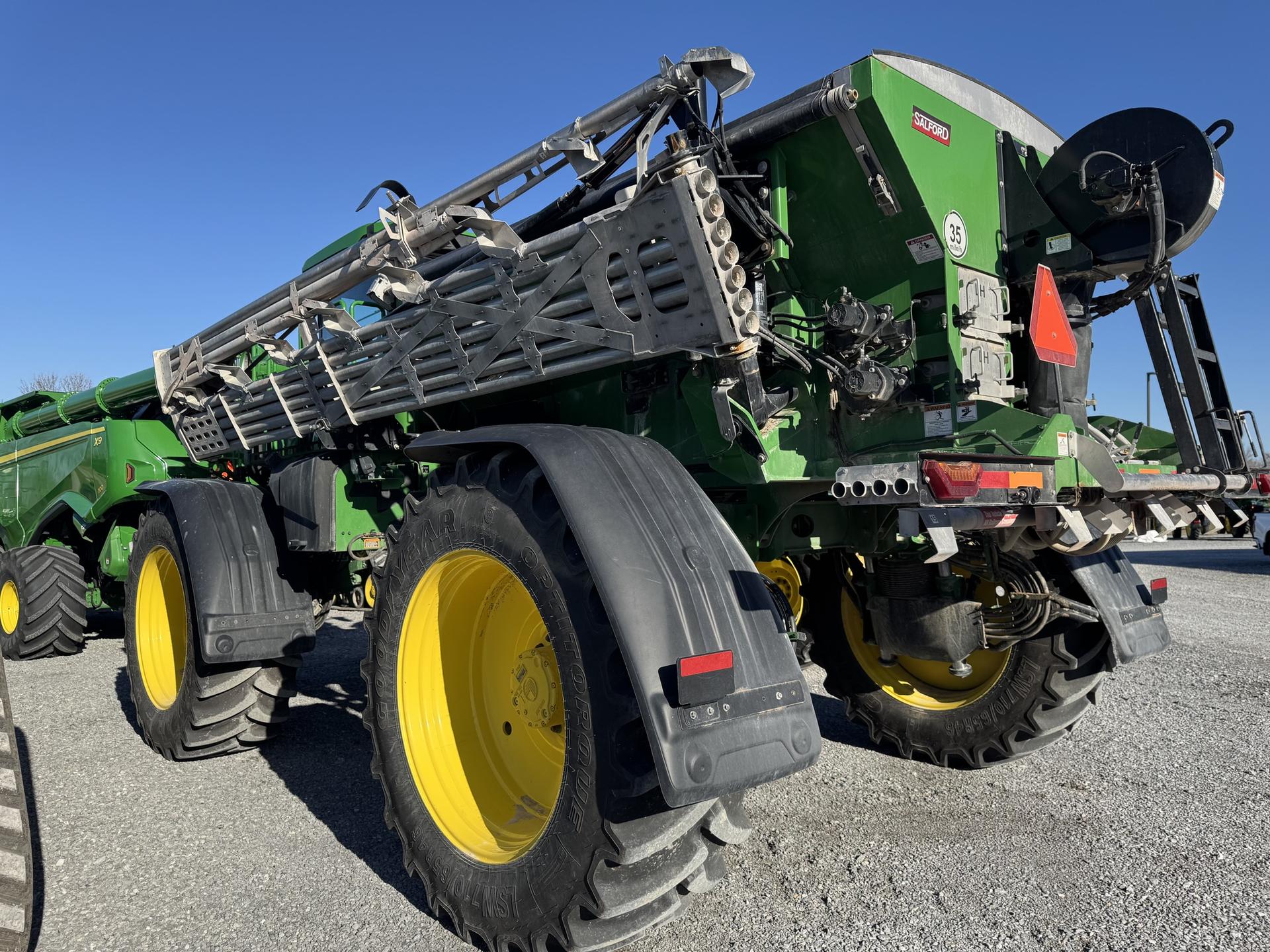 2024 John Deere 600R Image
