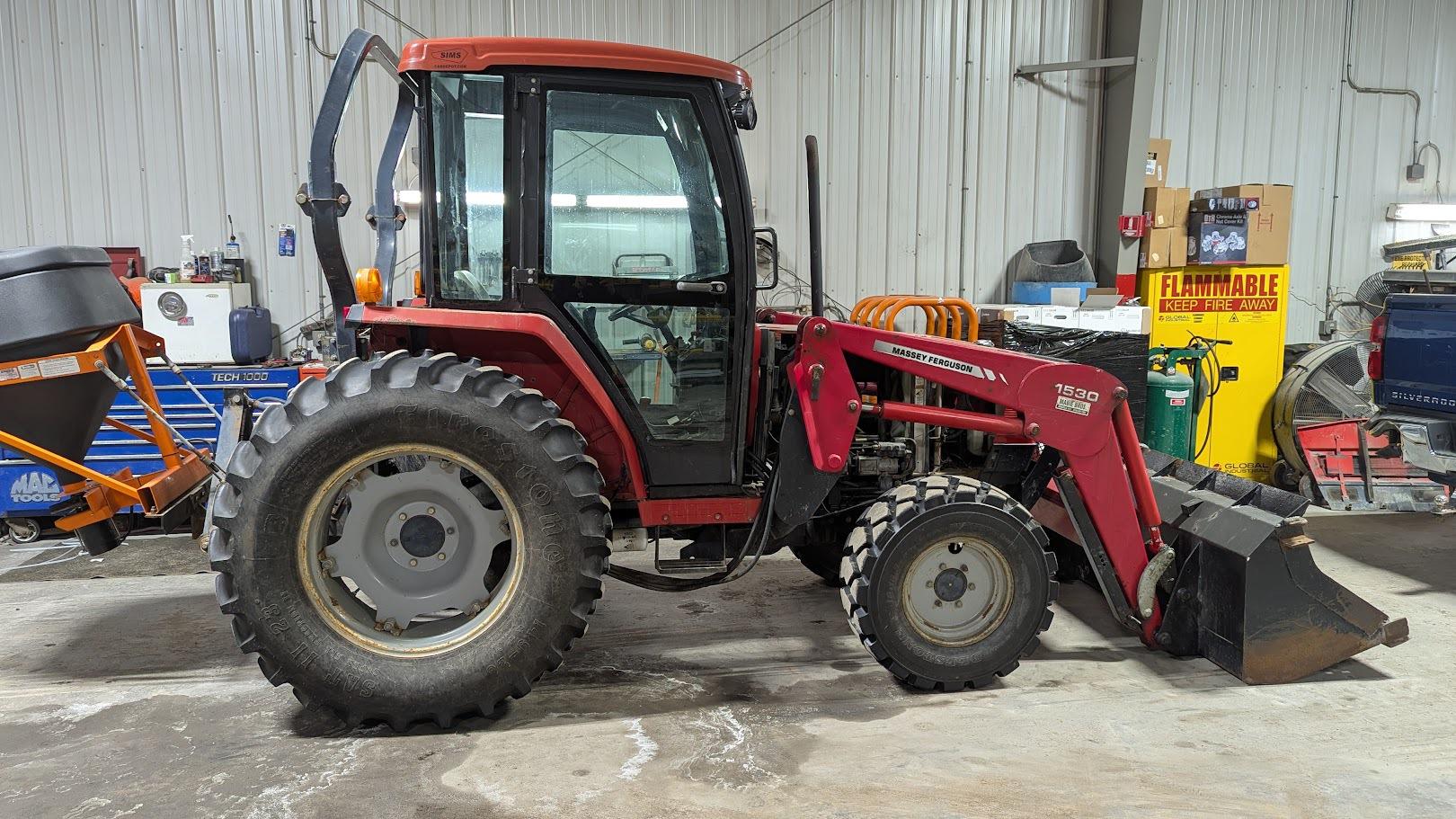2004 Massey Ferguson mf1455v Image