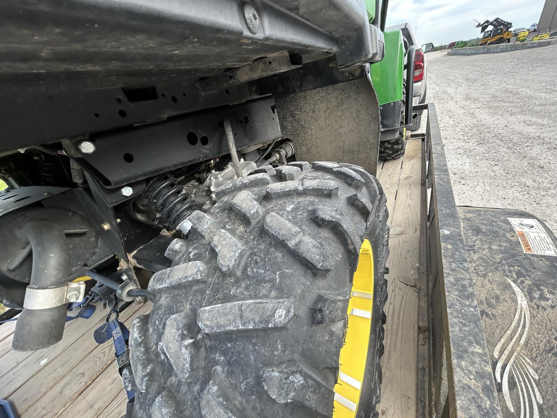 2011 John Deere XUV 825I GREEN Image