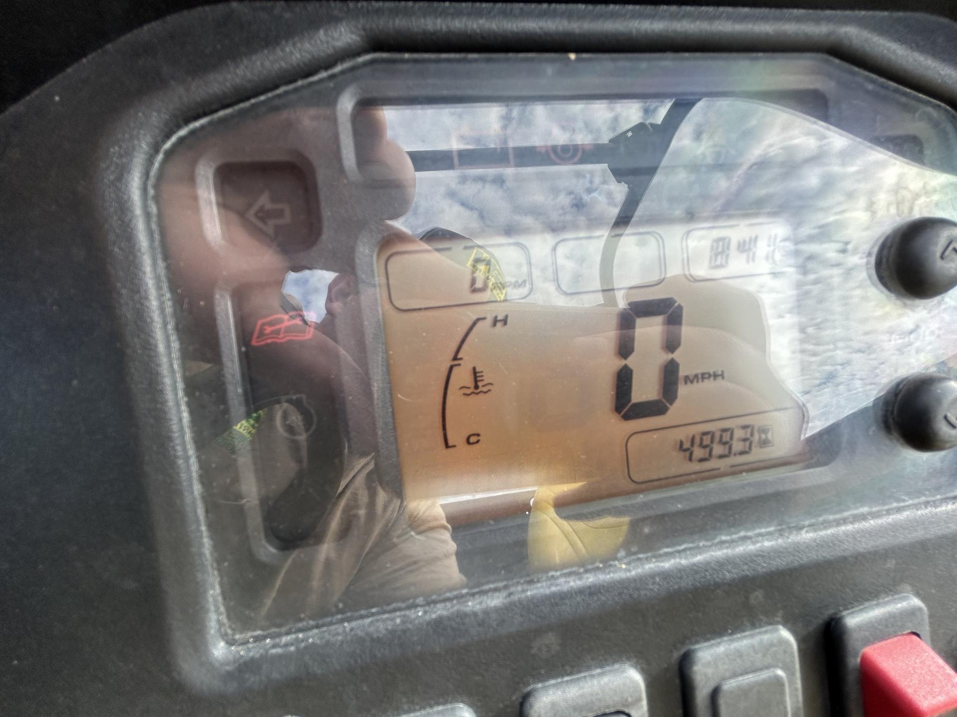 2011 John Deere XUV 825I GREEN Image