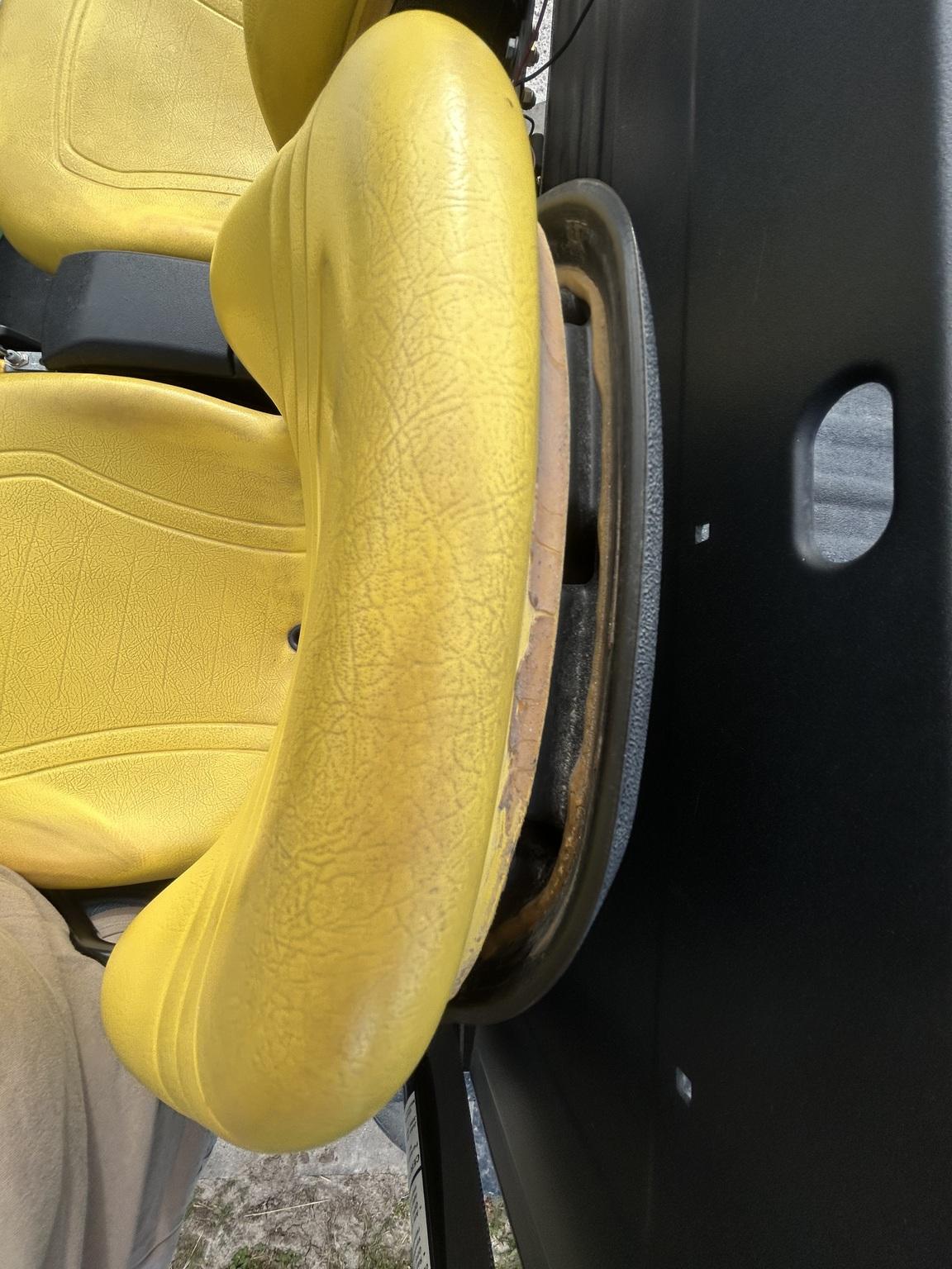 2011 John Deere XUV 825I GREEN Image