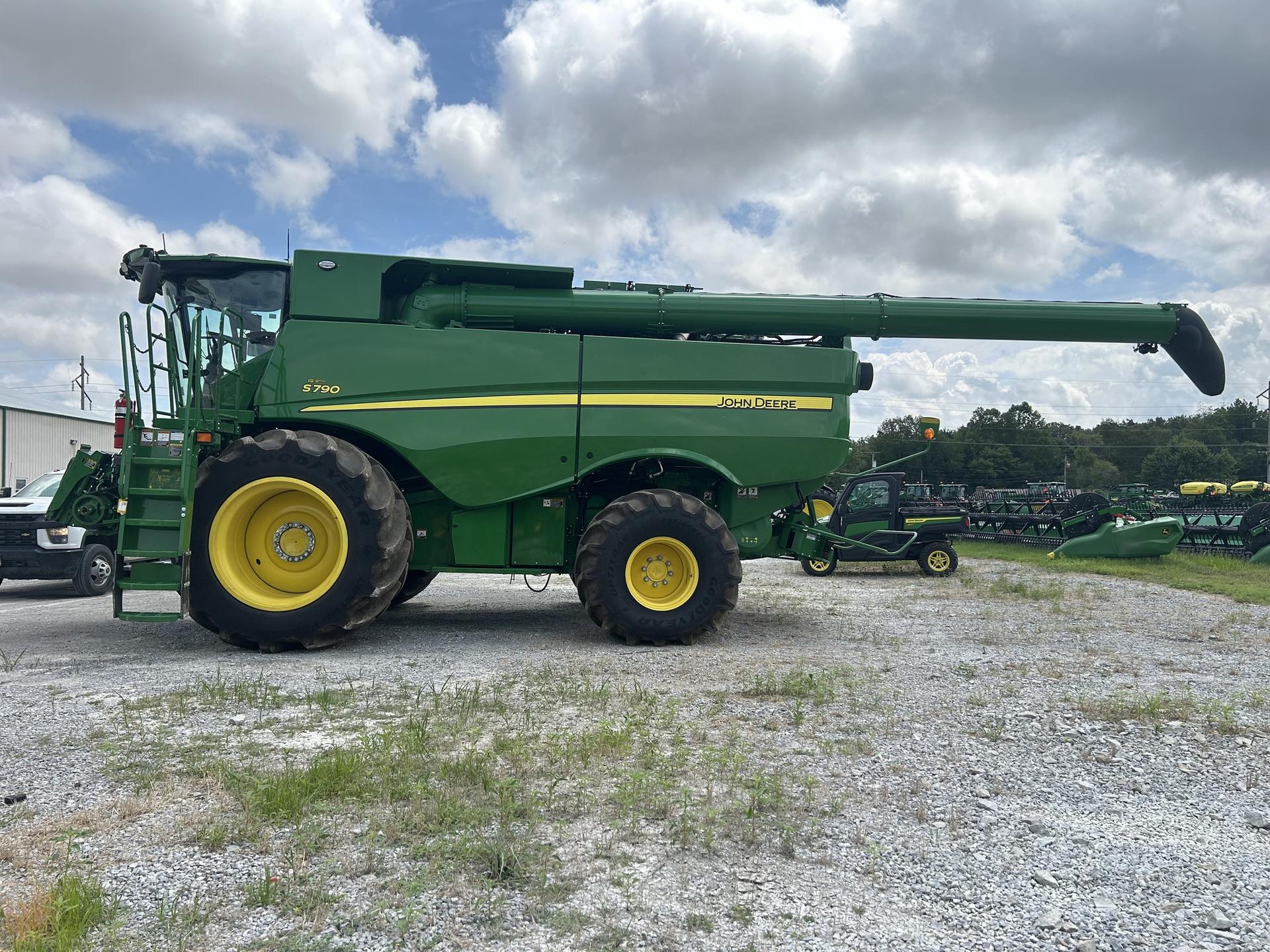 2024 John Deere S790 Image