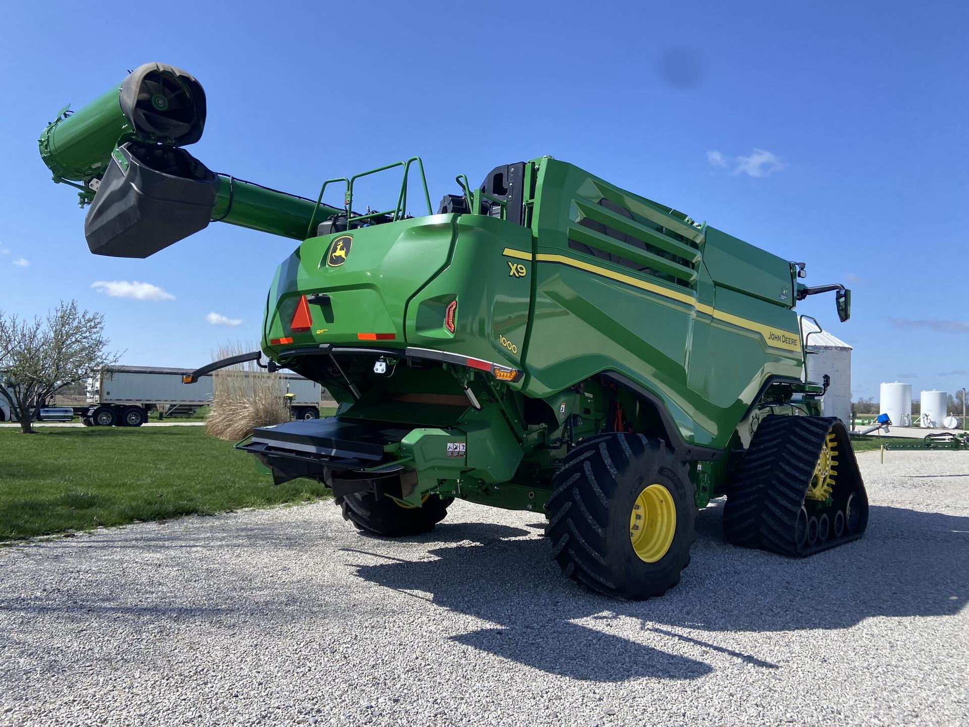 2022 John Deere X9 1000 Image