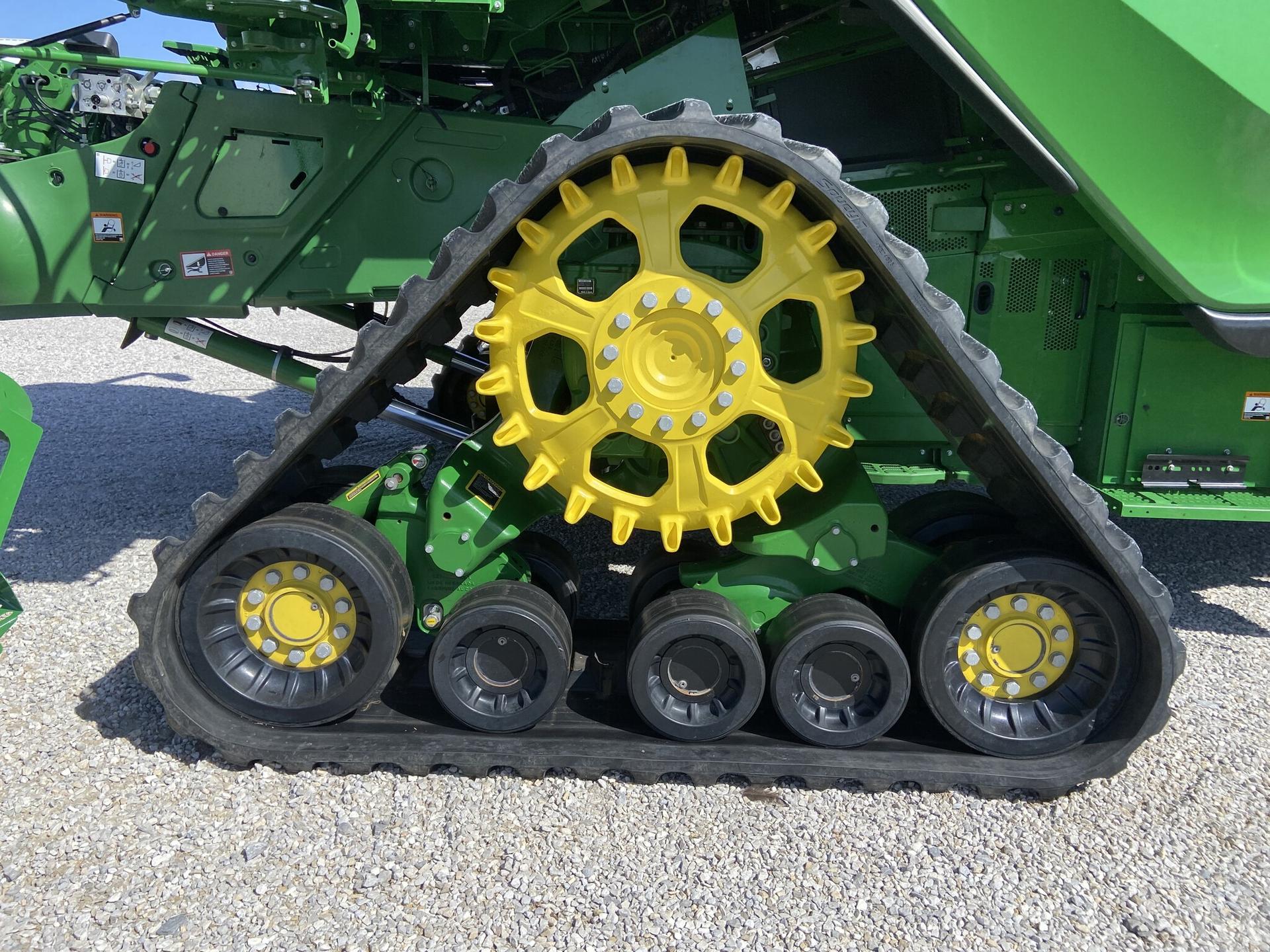 2022 John Deere X9 1000 Image