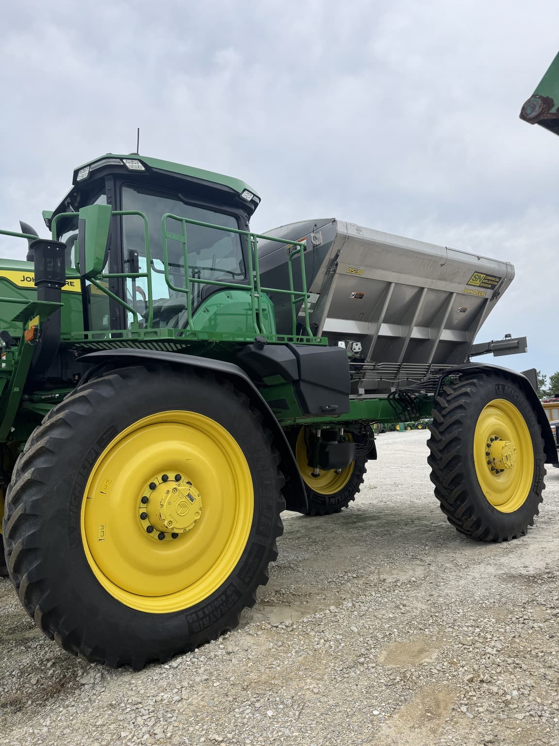 2022 John Deere 600R Image