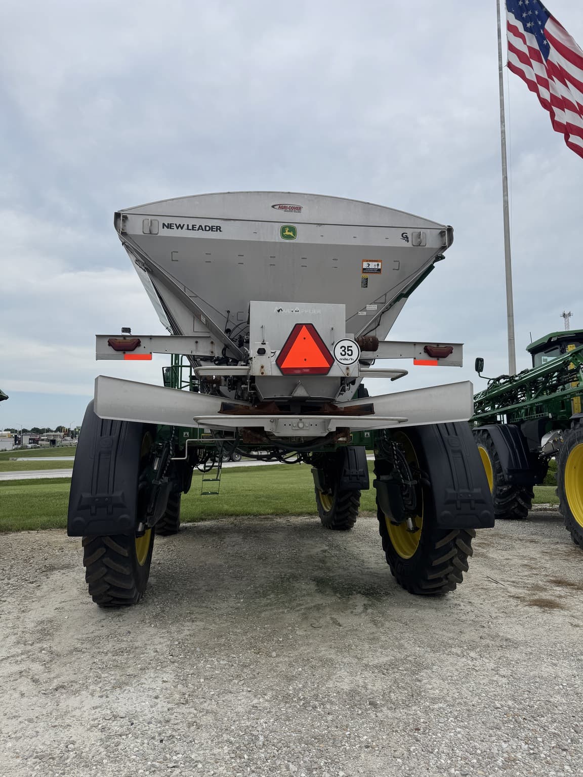 2022 John Deere 600R Image