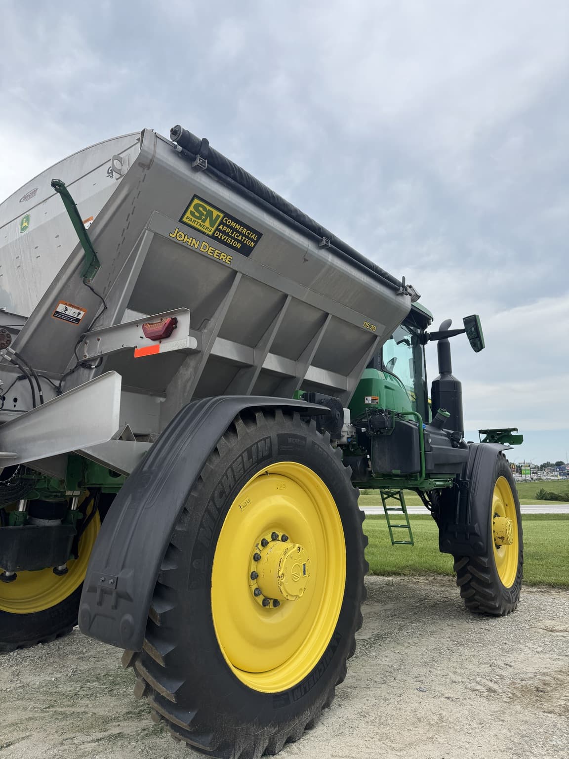 2022 John Deere 600R Image