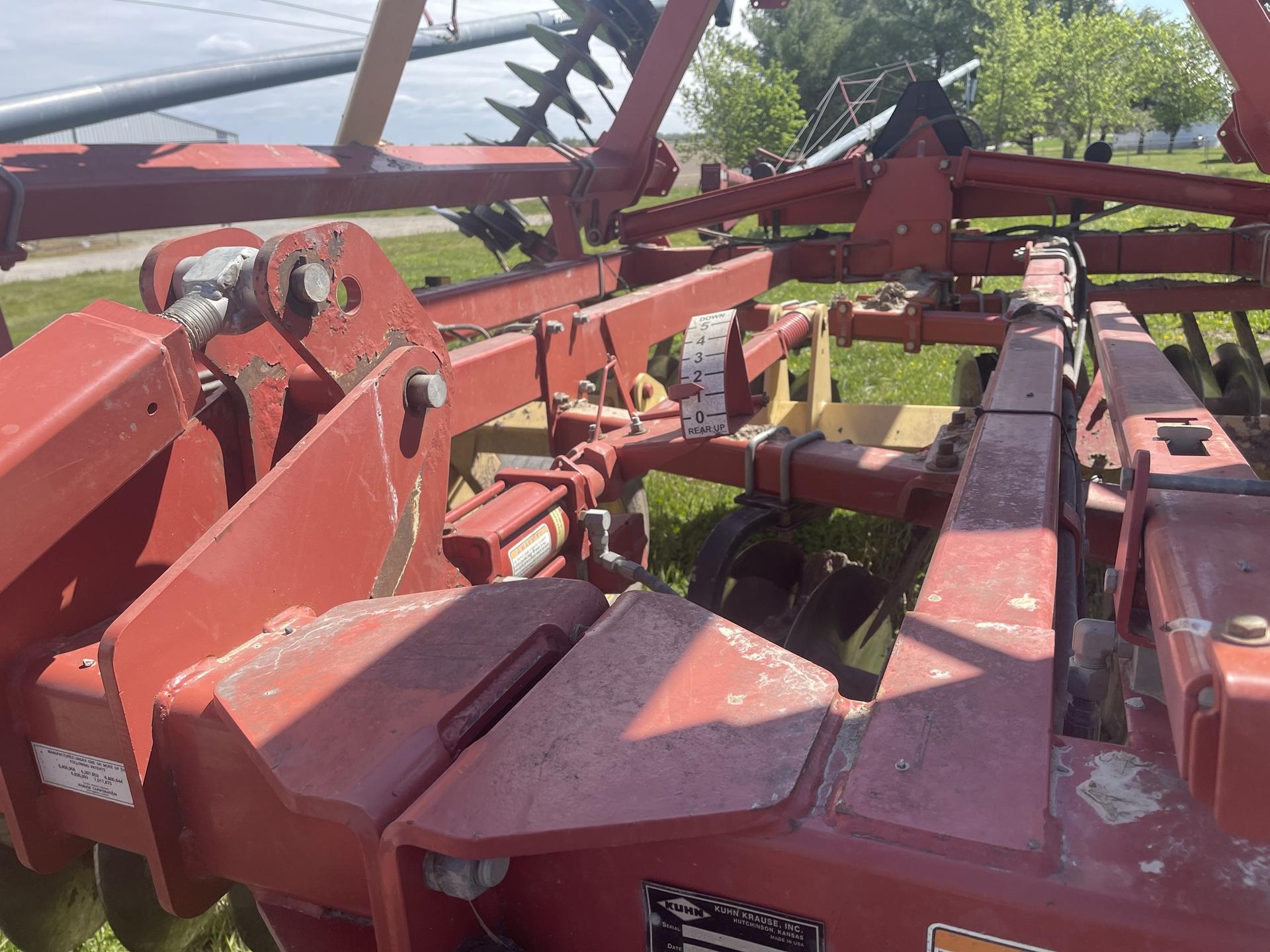 2012 Kuhn Krause 8200 Image