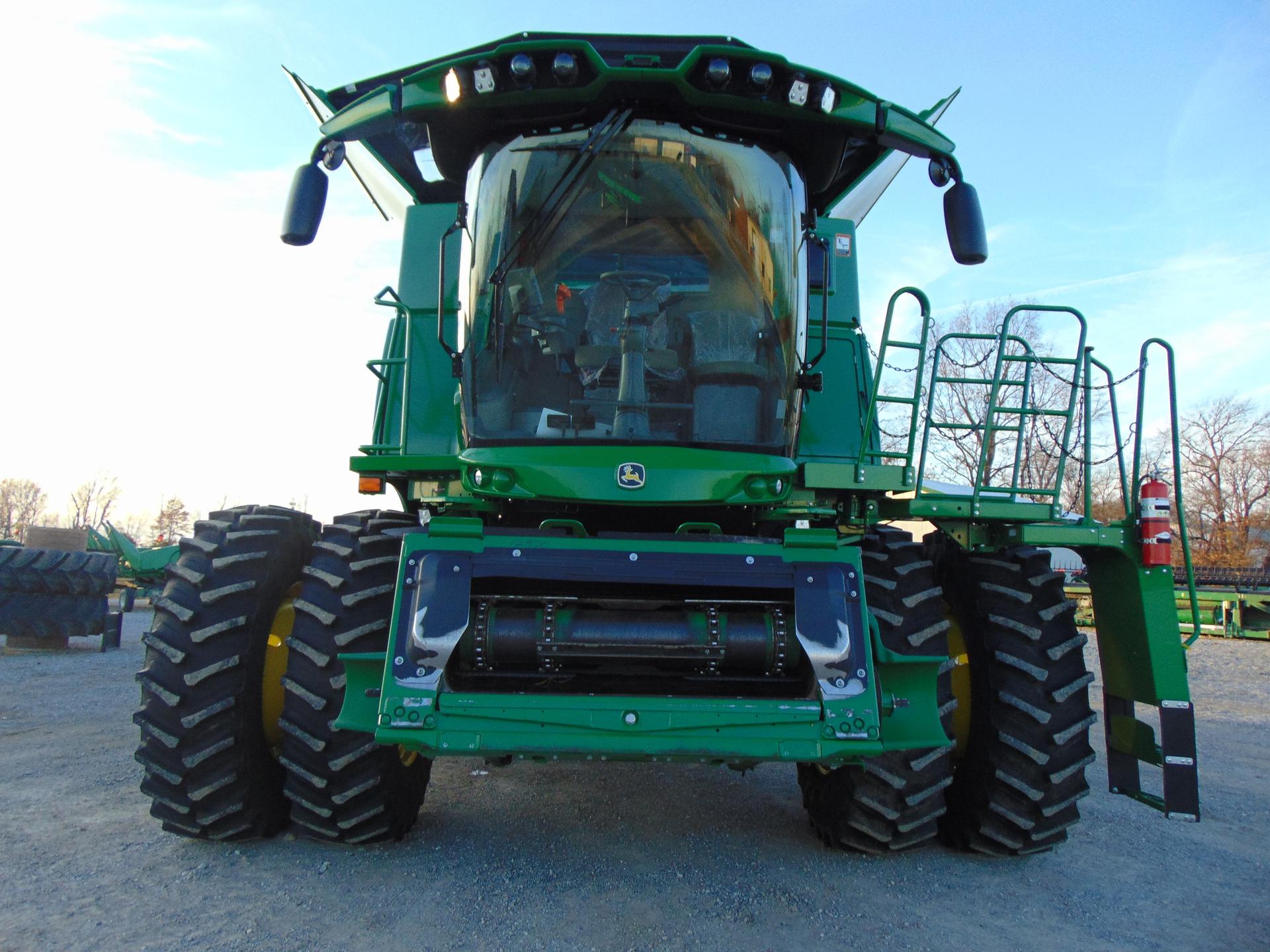 2023 John Deere S780 Image