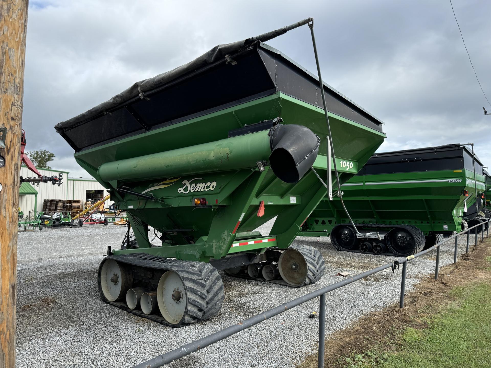 2014 Demco 1050 Image