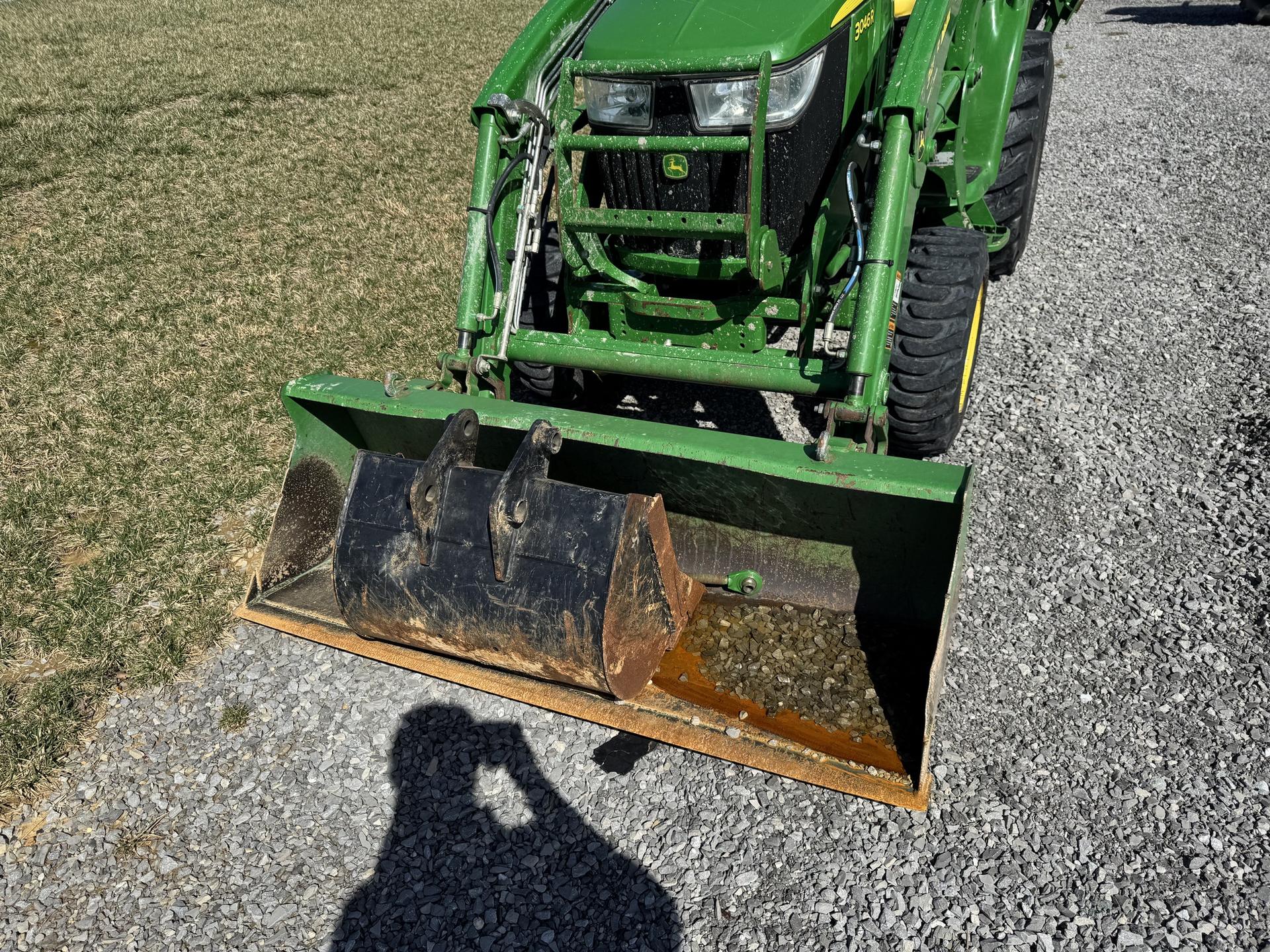 2019 John Deere 3046R Image