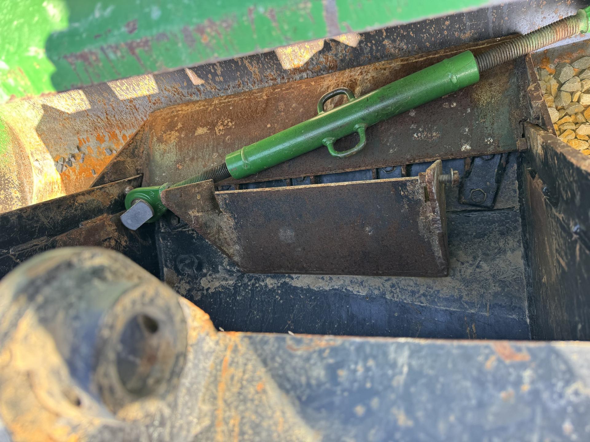 2019 John Deere 3046R Image