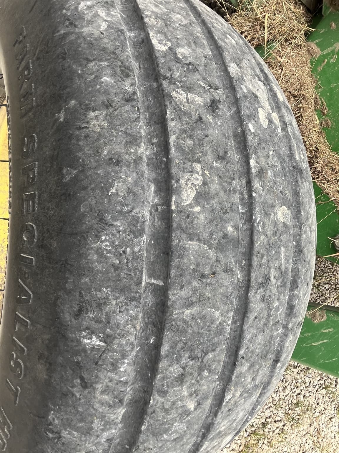 2002 John Deere 567 Image