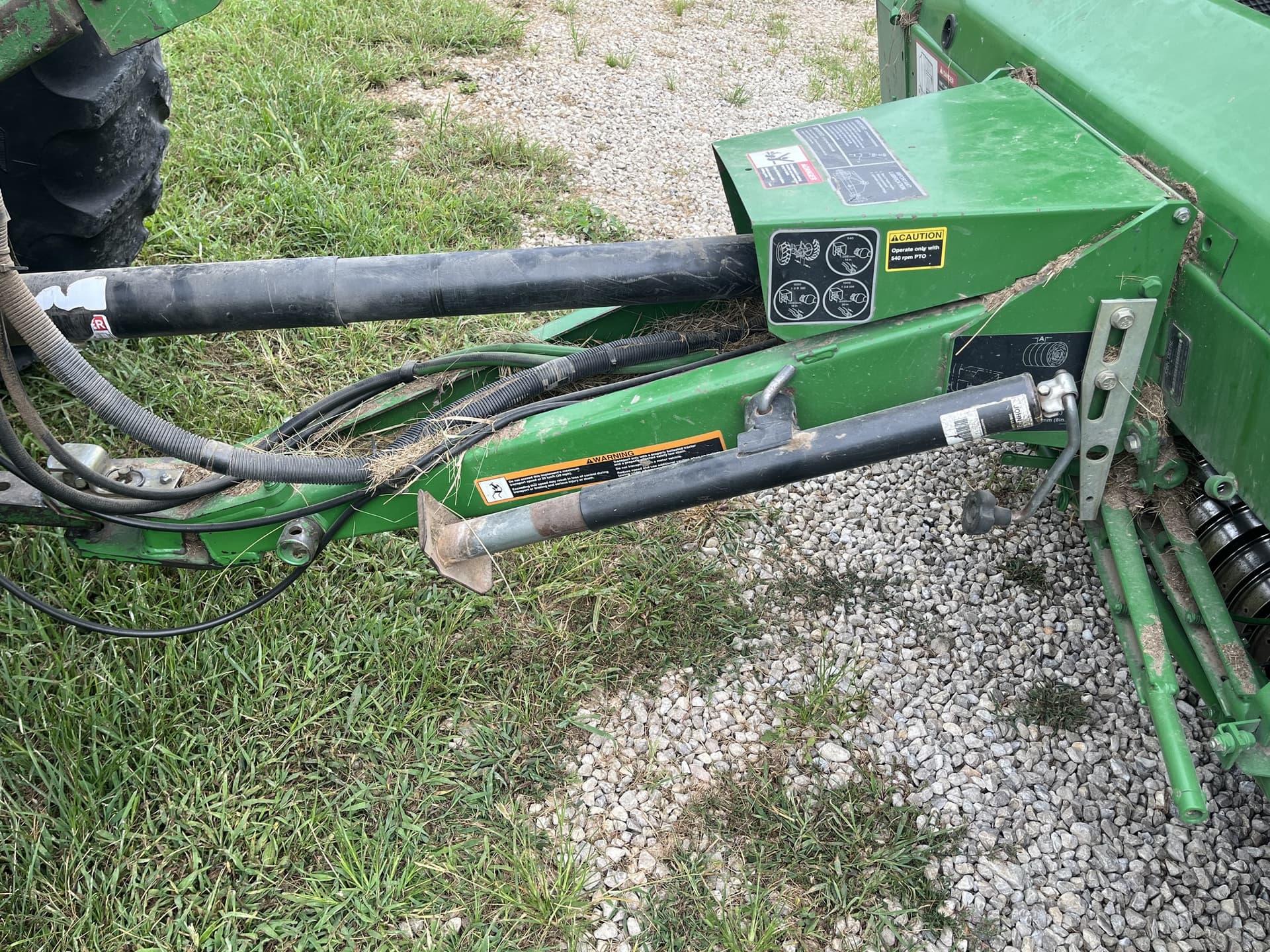 2002 John Deere 567 Image