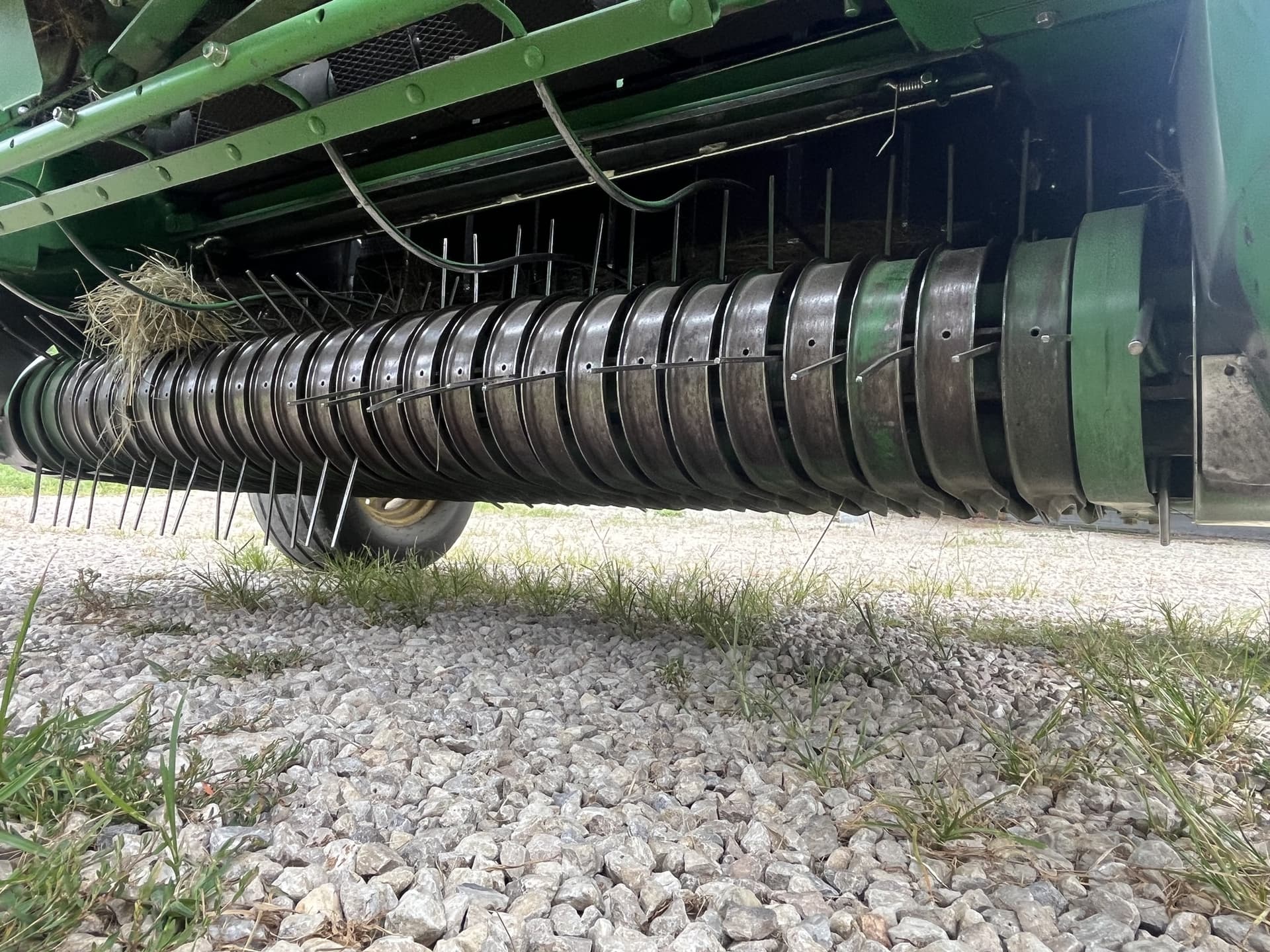 2002 John Deere 567 Image