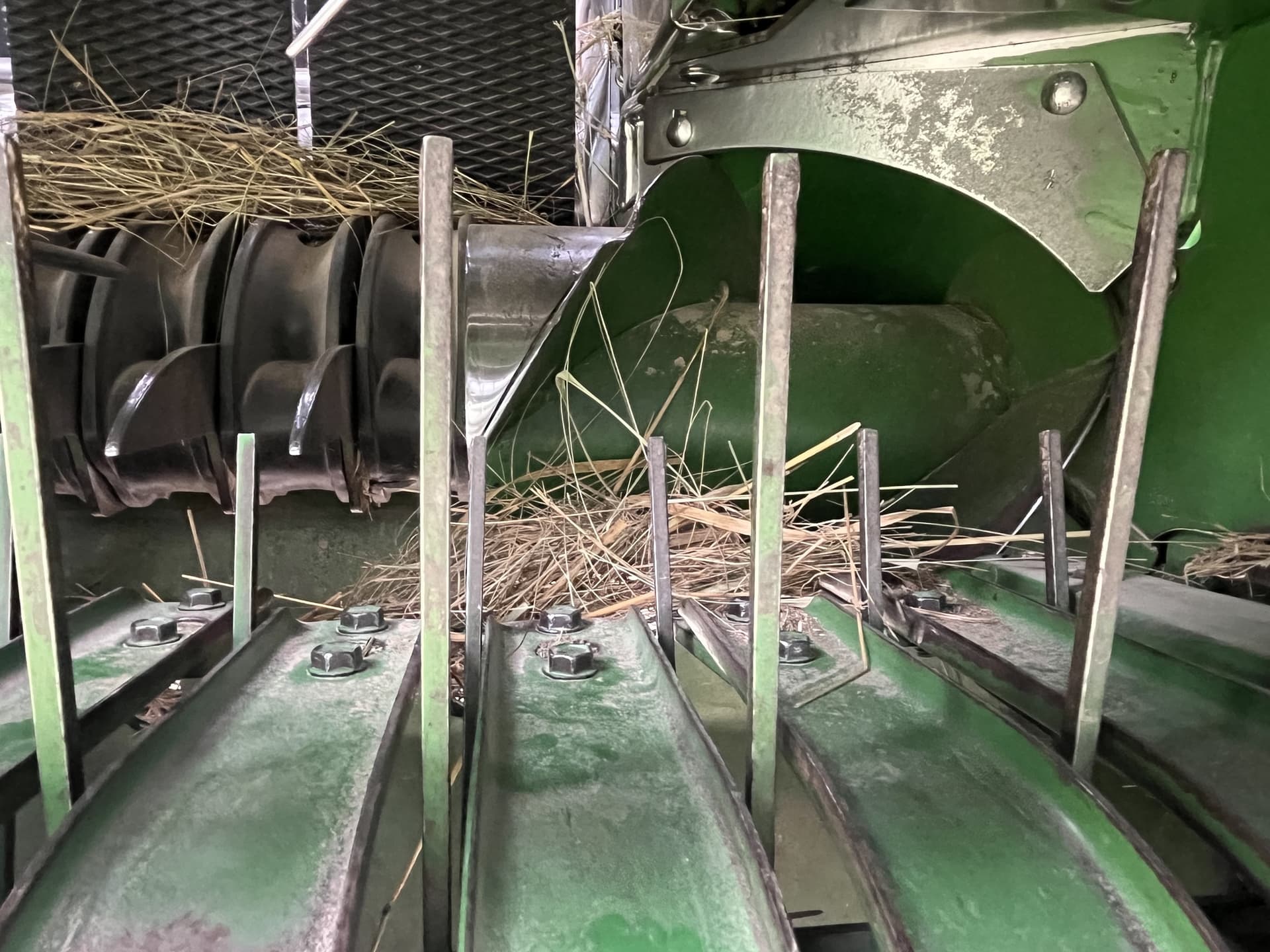 2002 John Deere 567 Image