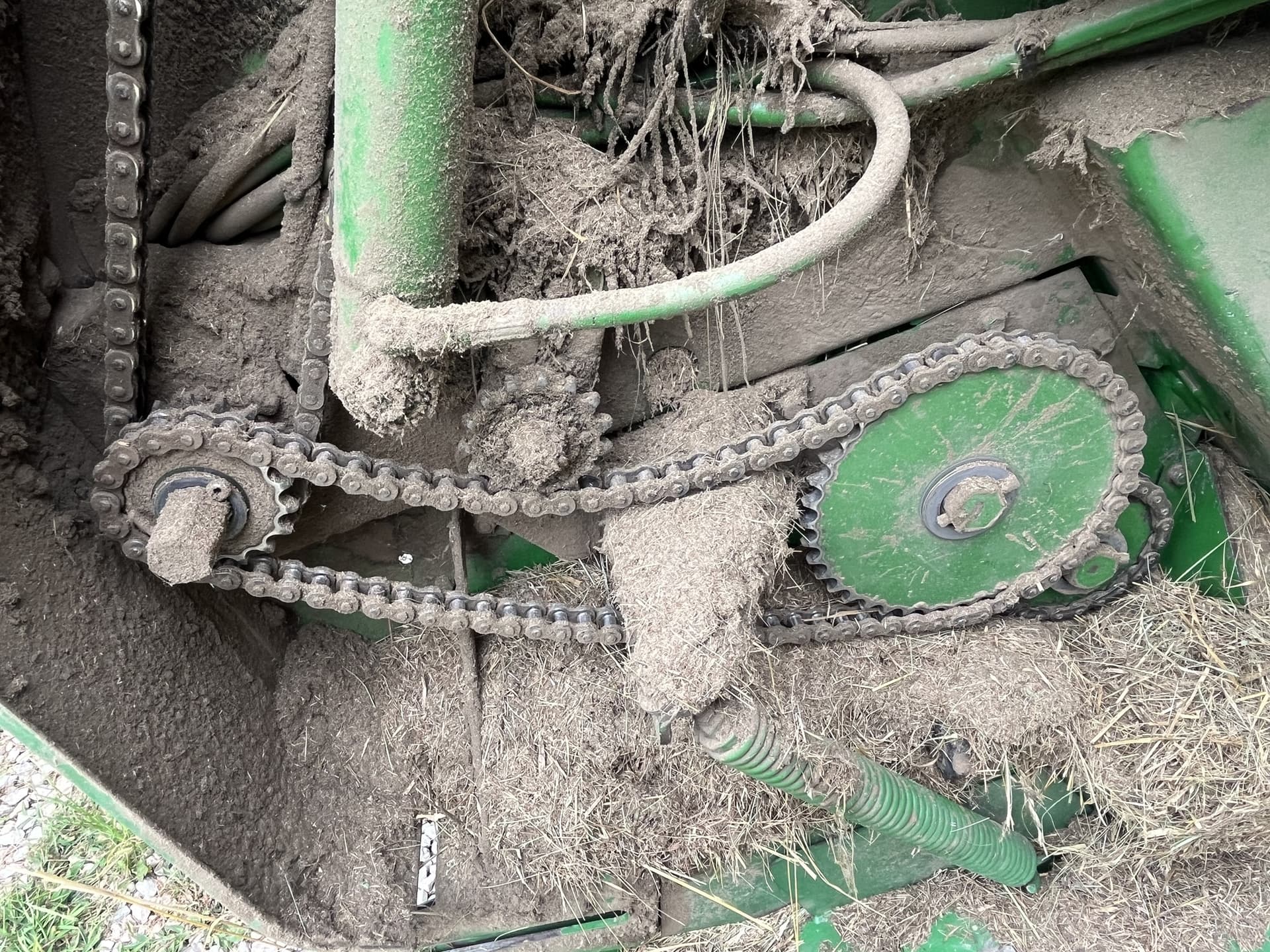 2002 John Deere 567 Image