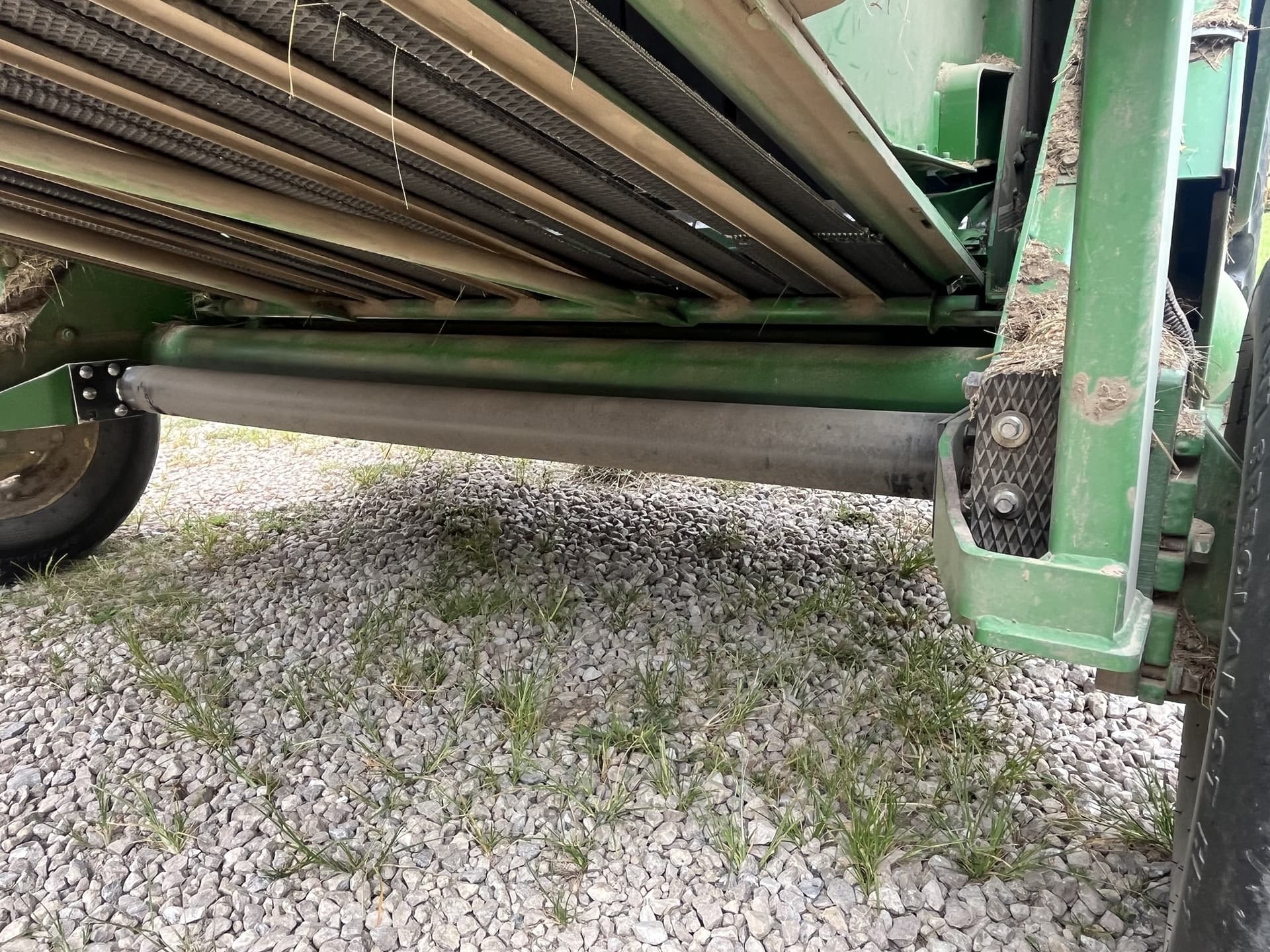 2002 John Deere 567 Image