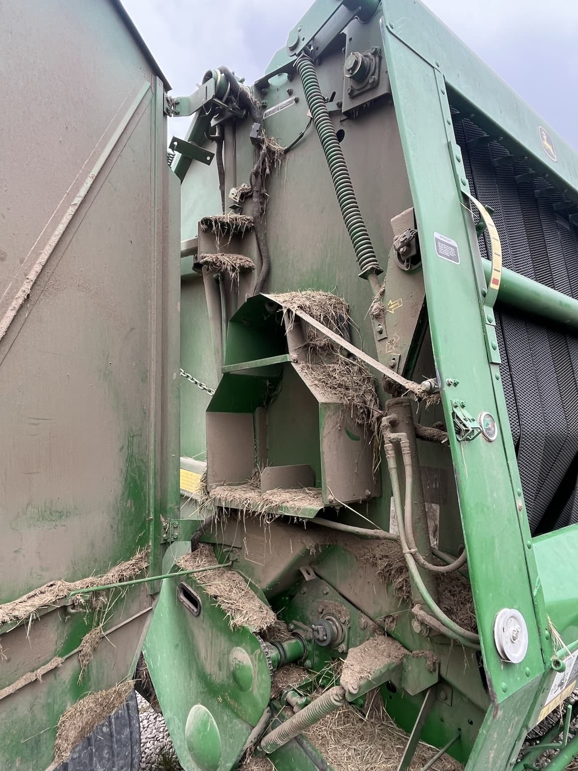 2002 John Deere 567 Image